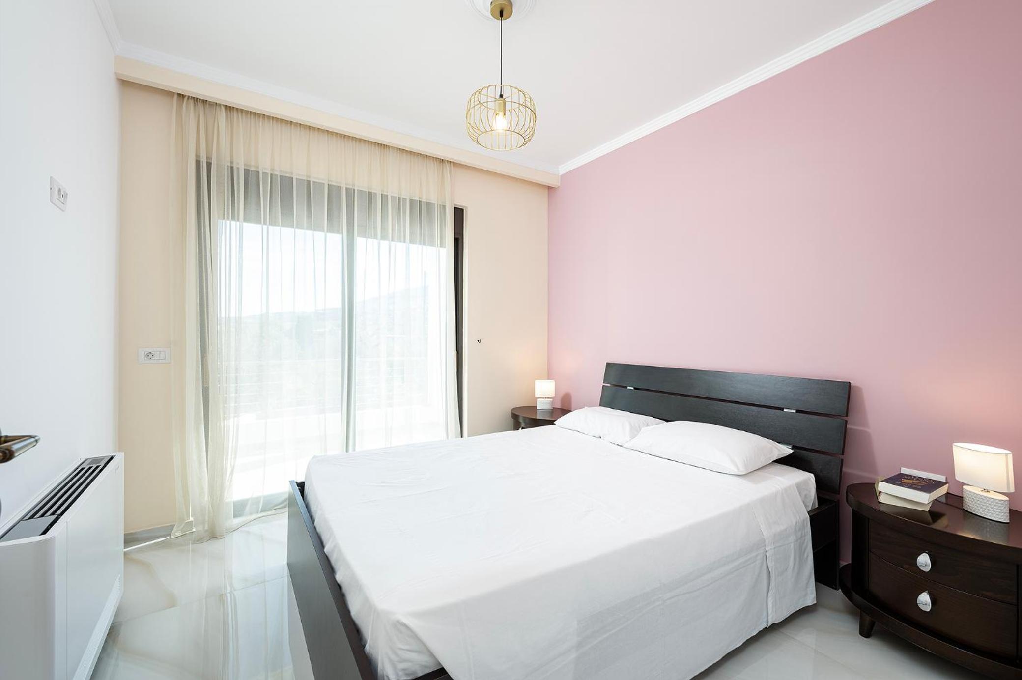 Olive Green Haven-3BR-Private Parking-Balcony