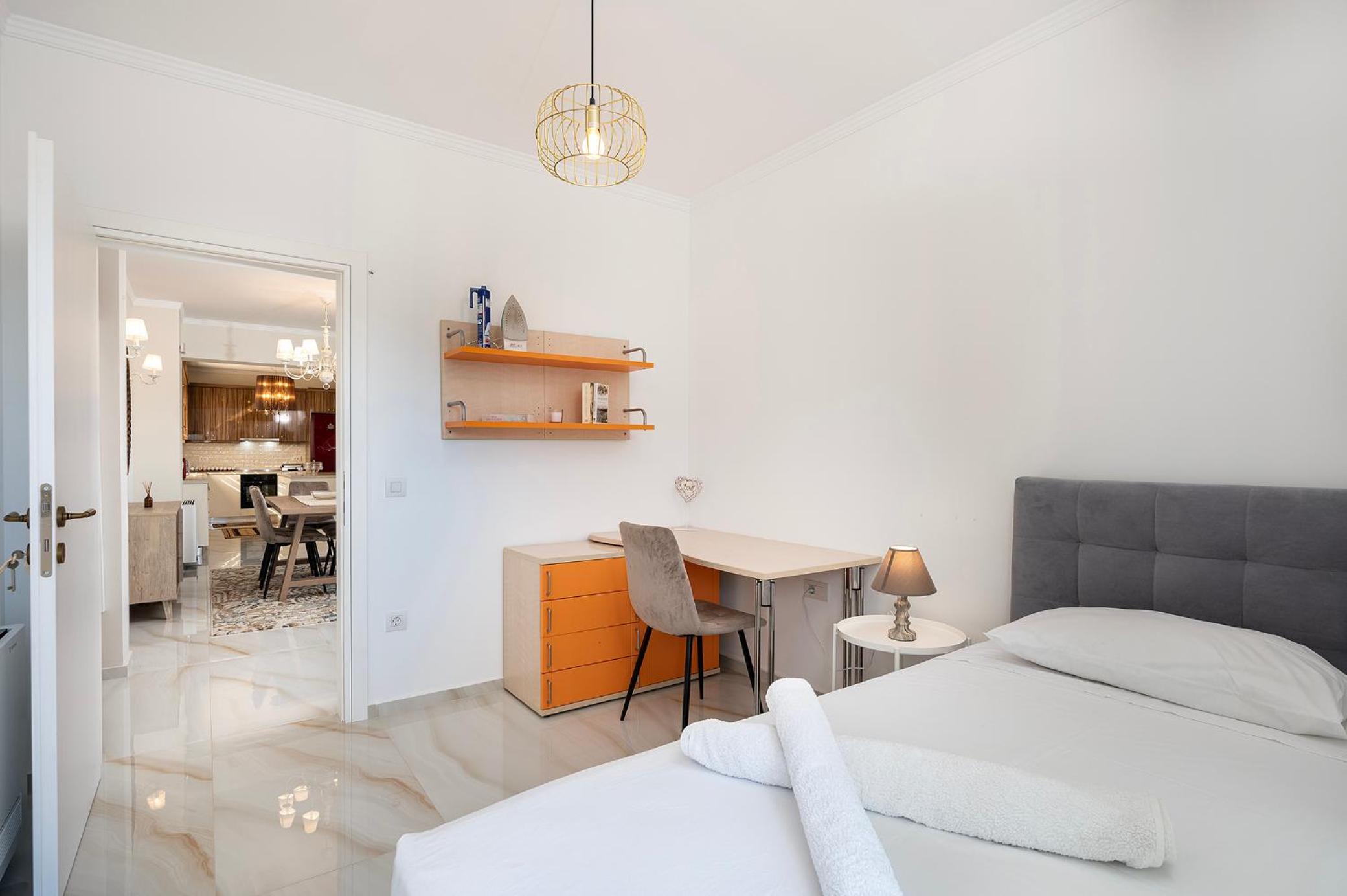 Olive Green Haven-3BR-Private Parking-Balcony