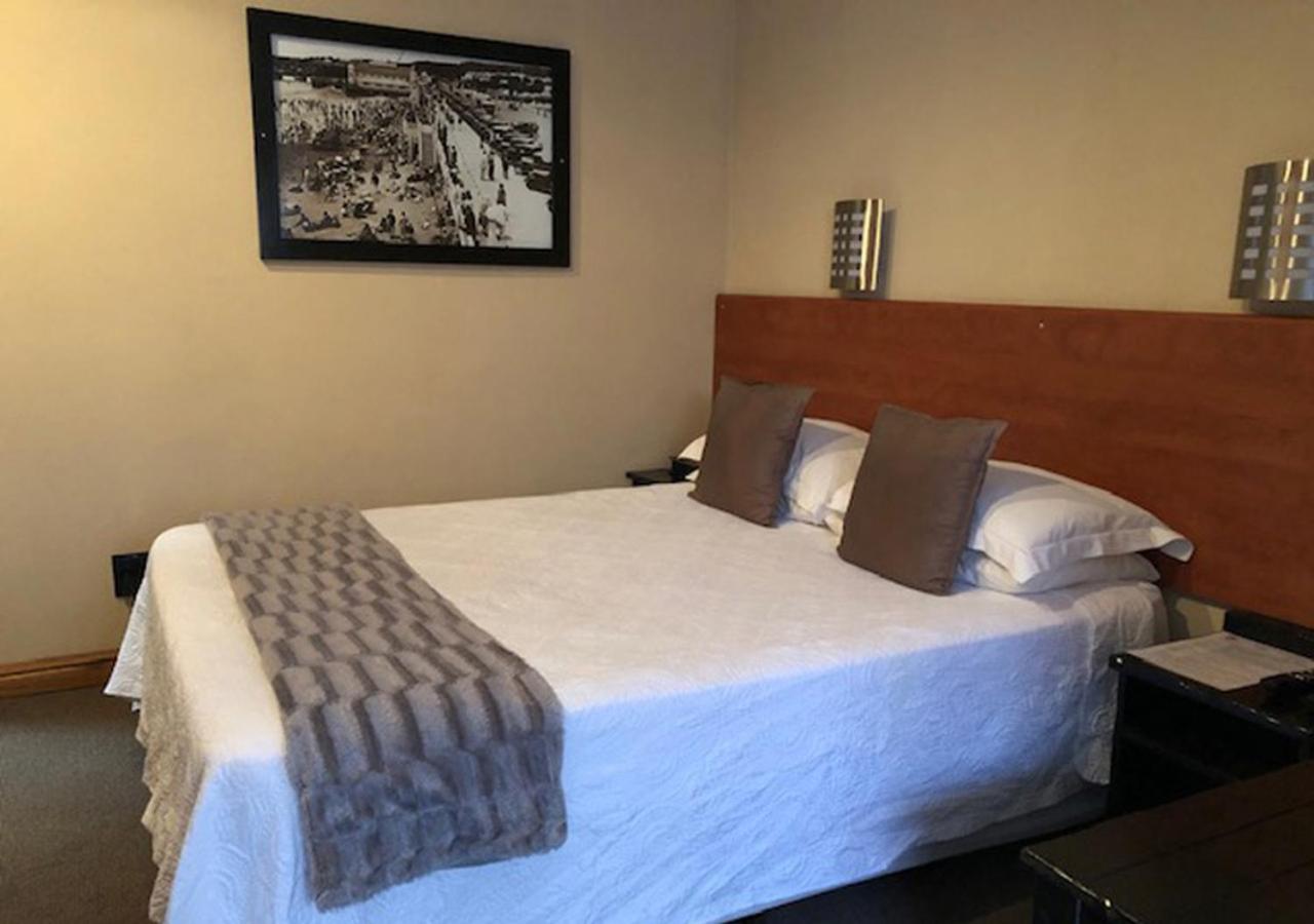 A La Martha's Air-Port Guest House