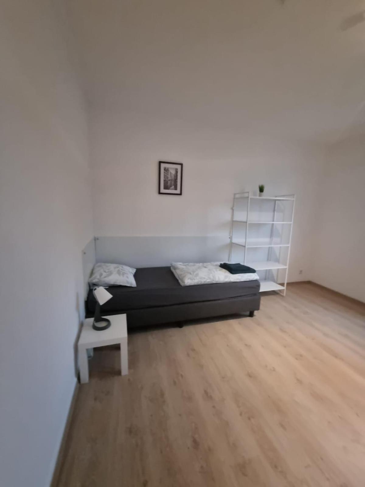 Monteur-Ferien-Messewohnung Mettmann 6 Personen 2 OG