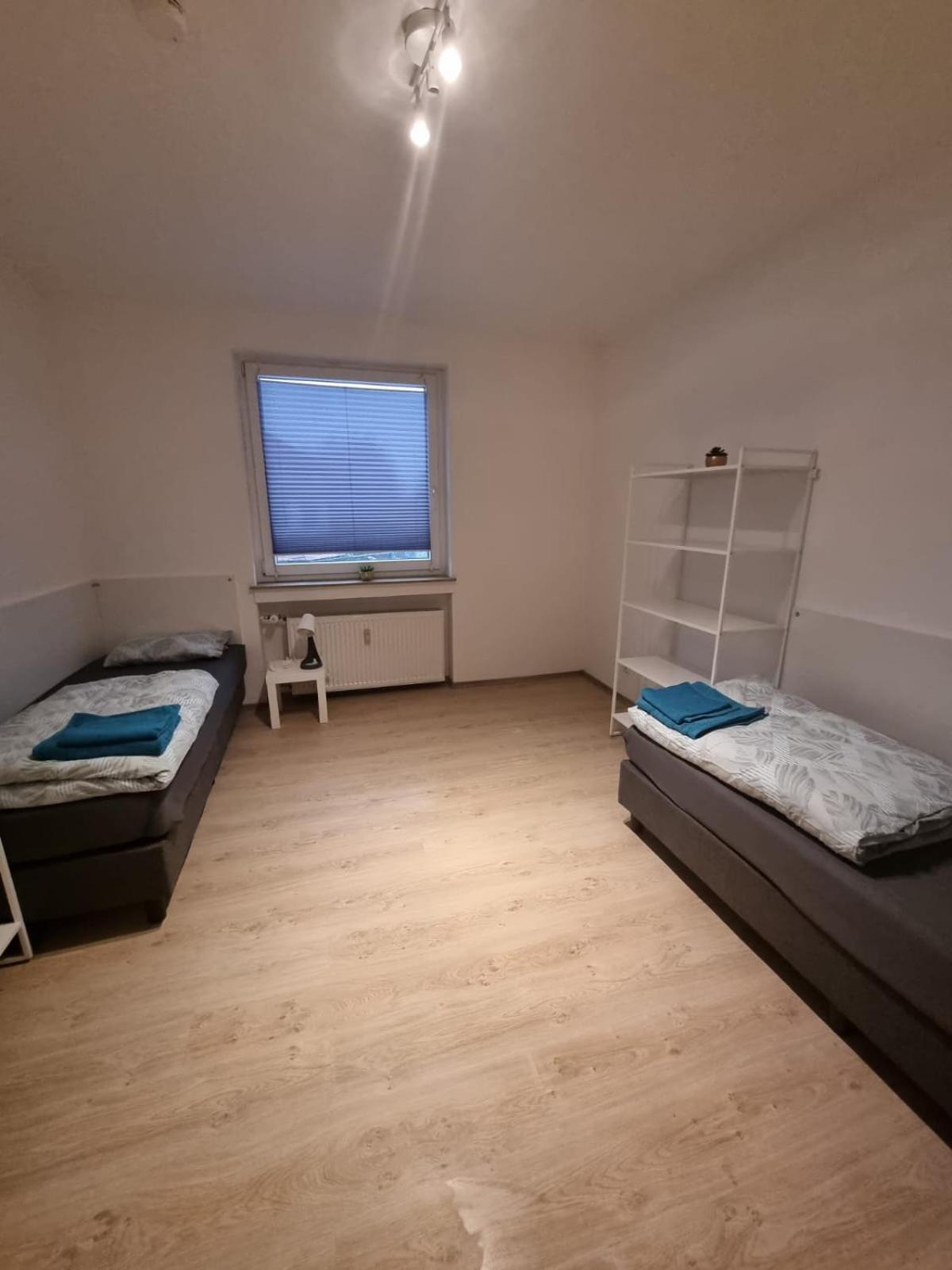 Monteur-Ferien-Messewohnung Mettmann 6 Personen 2 OG