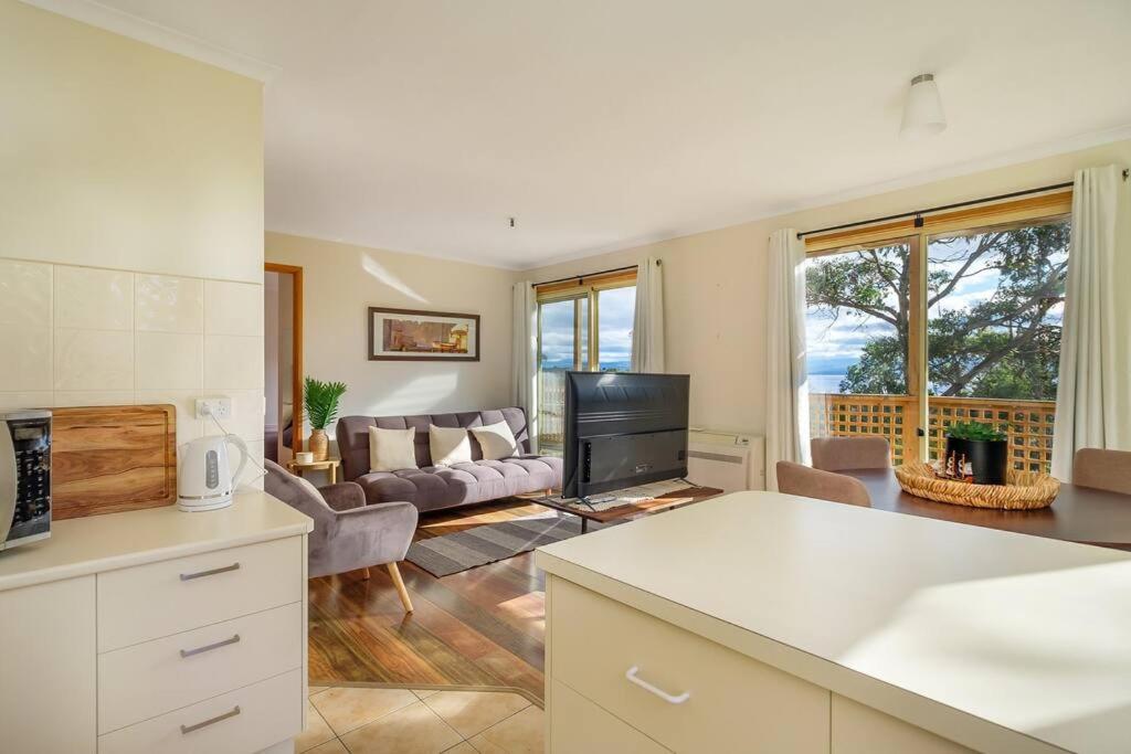 Alonnah Bruny Island Views