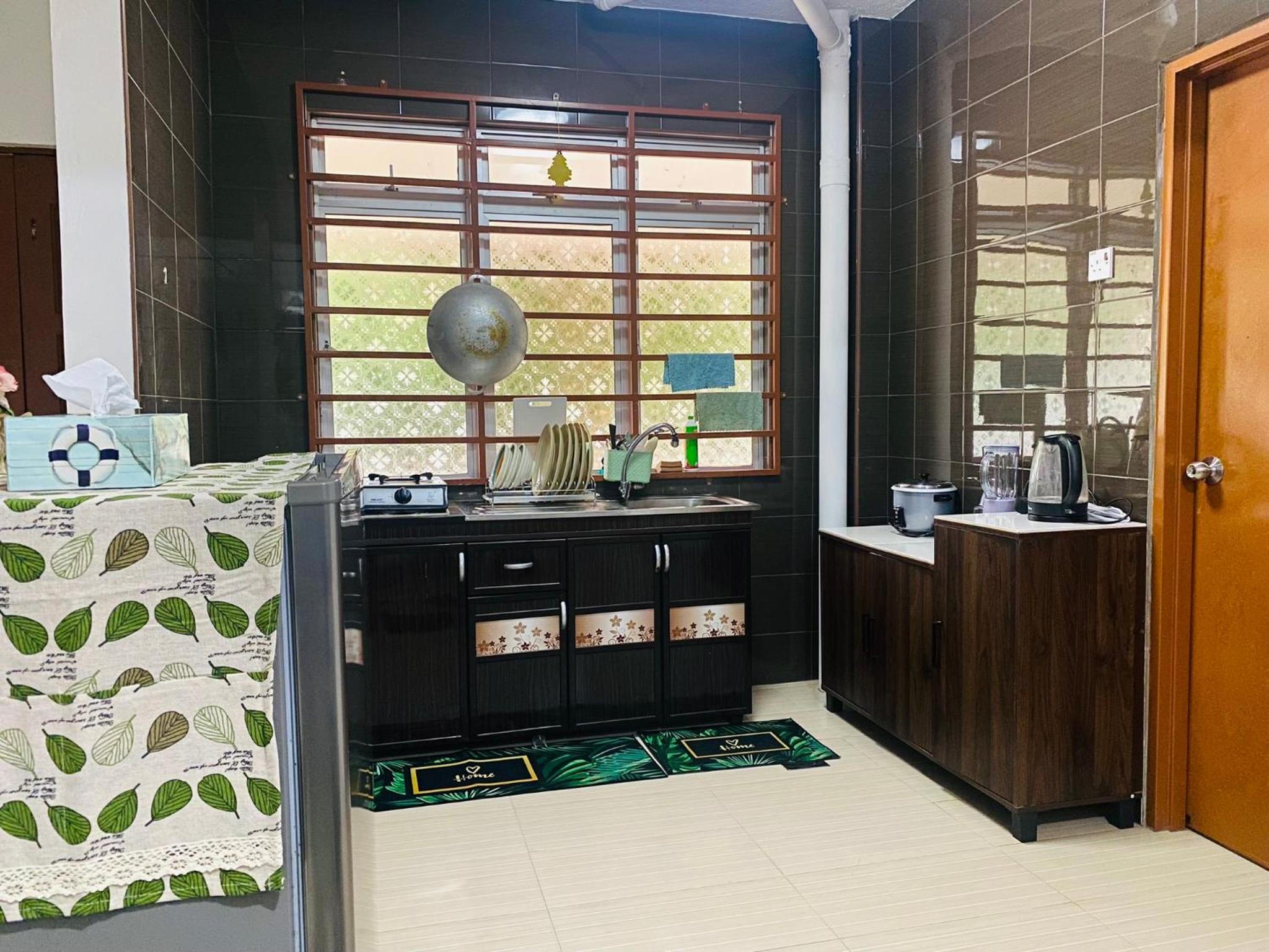 Izdisa Muslim Homestay For Muslim with Groundfloor Poolview Wifi Netflix photo 7