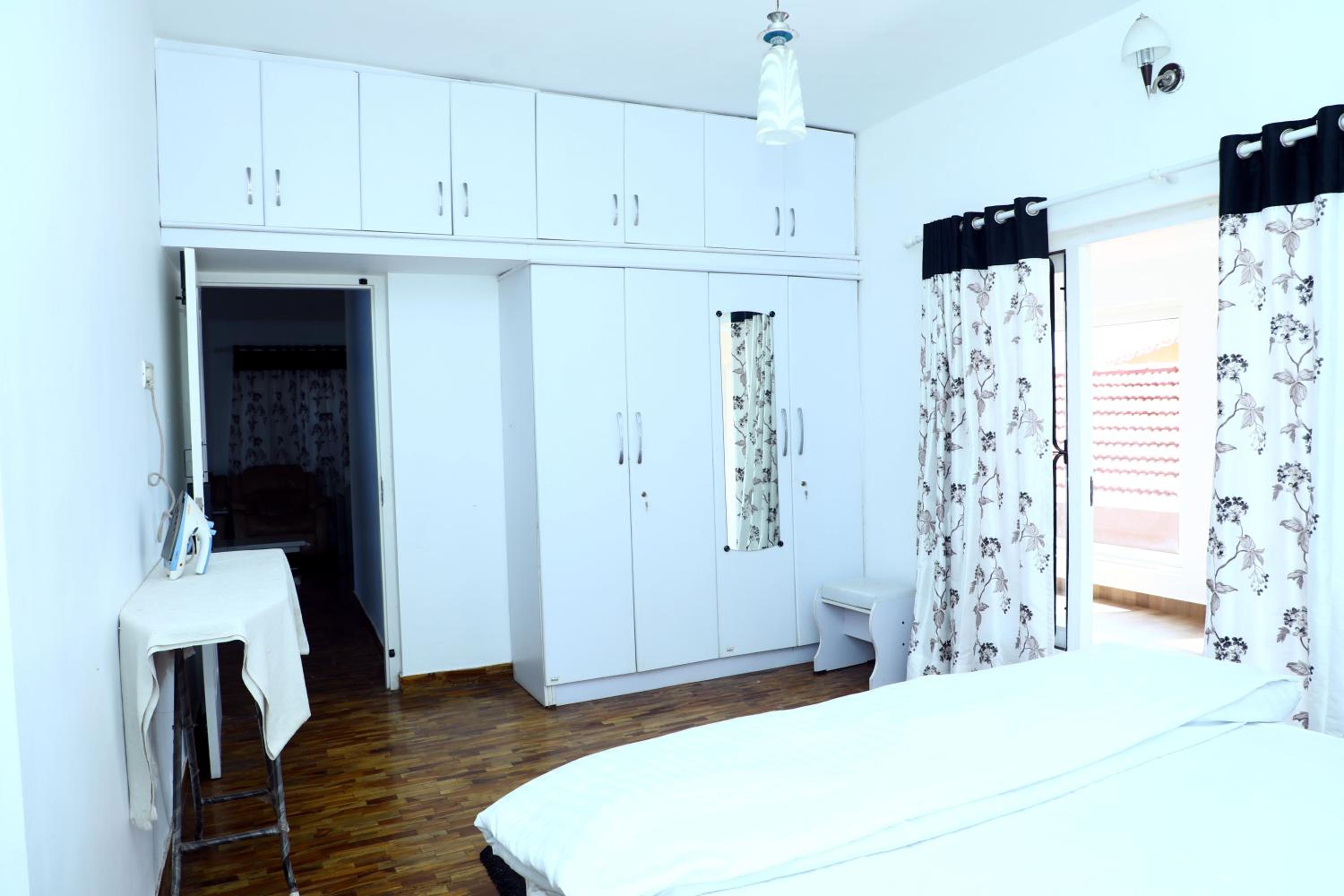 HAILSTONE HOME STAY
