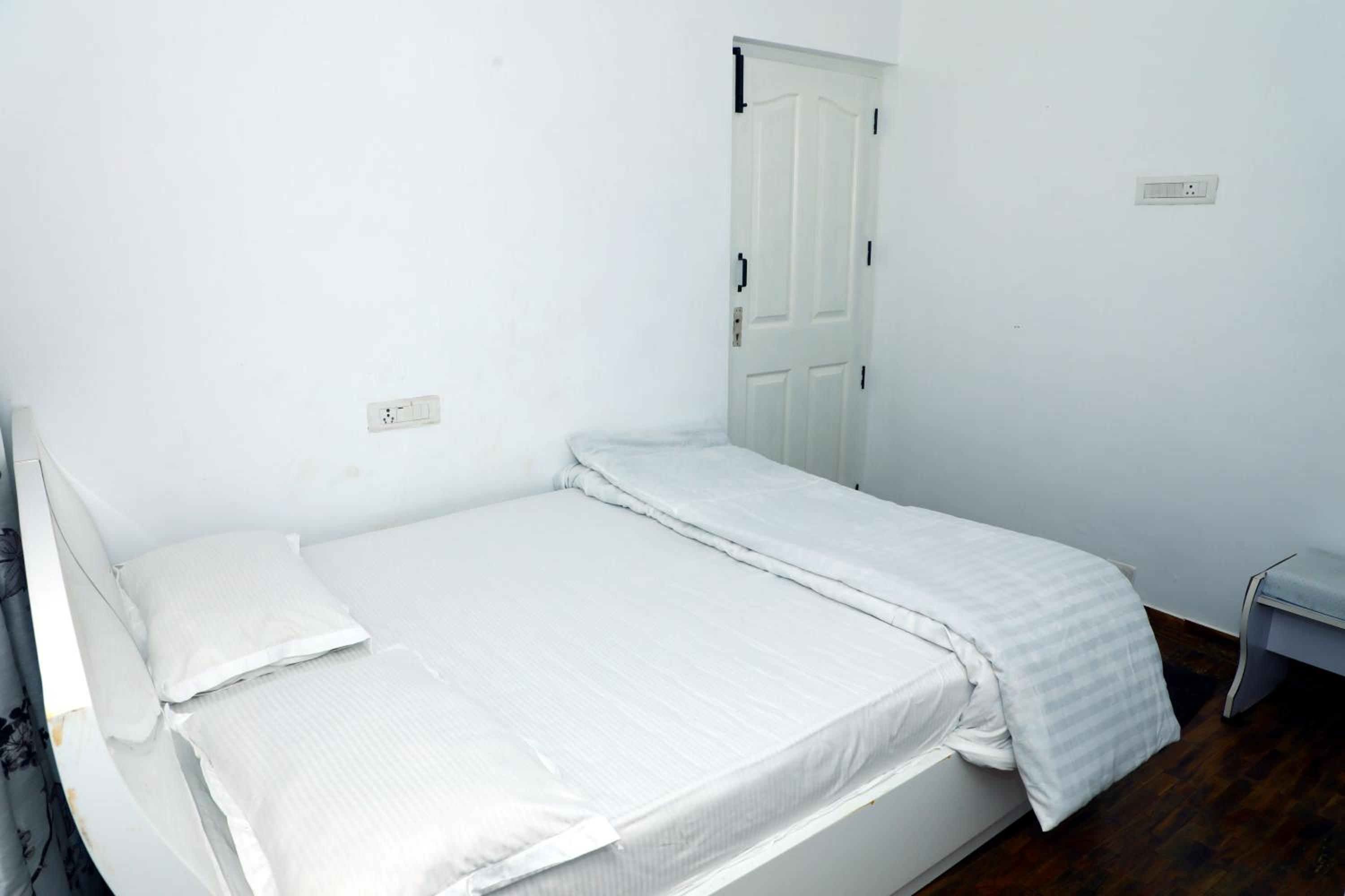 HAILSTONE HOME STAY