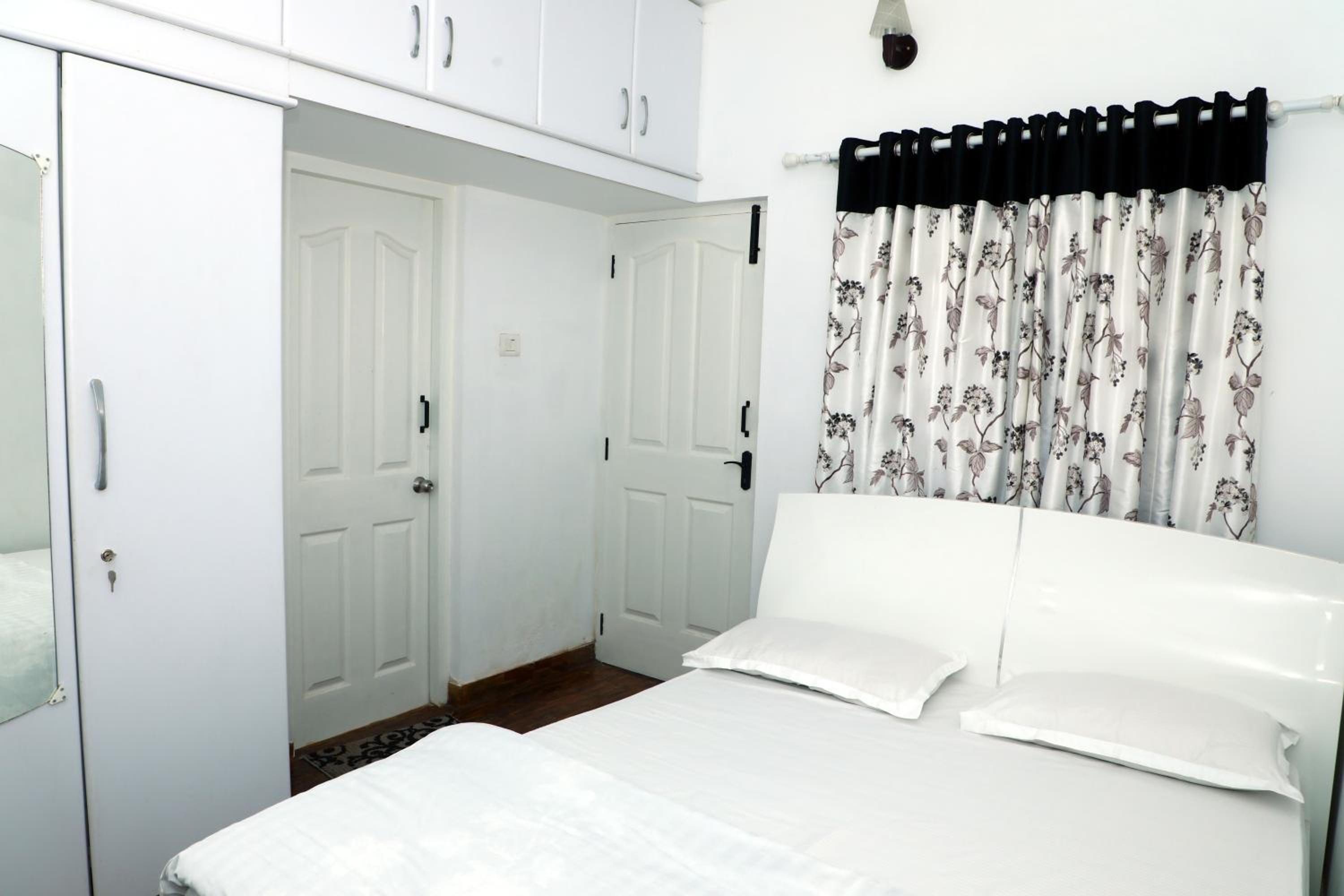 HAILSTONE HOME STAY