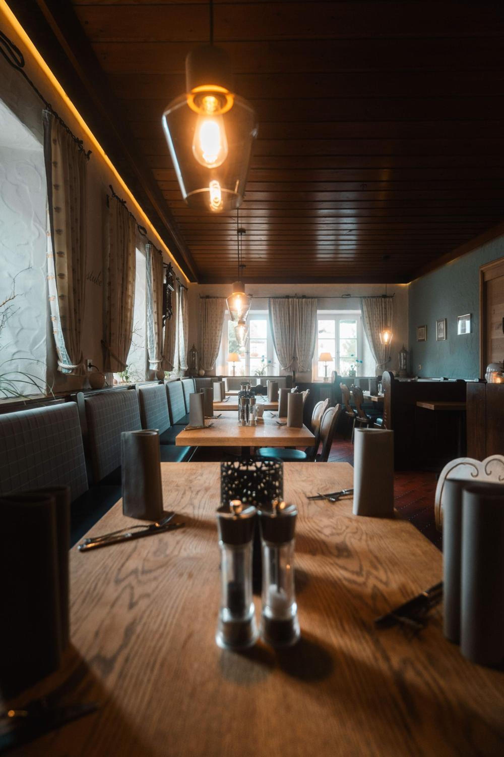 Landhotel und Weingasthof Schwarzer Adler