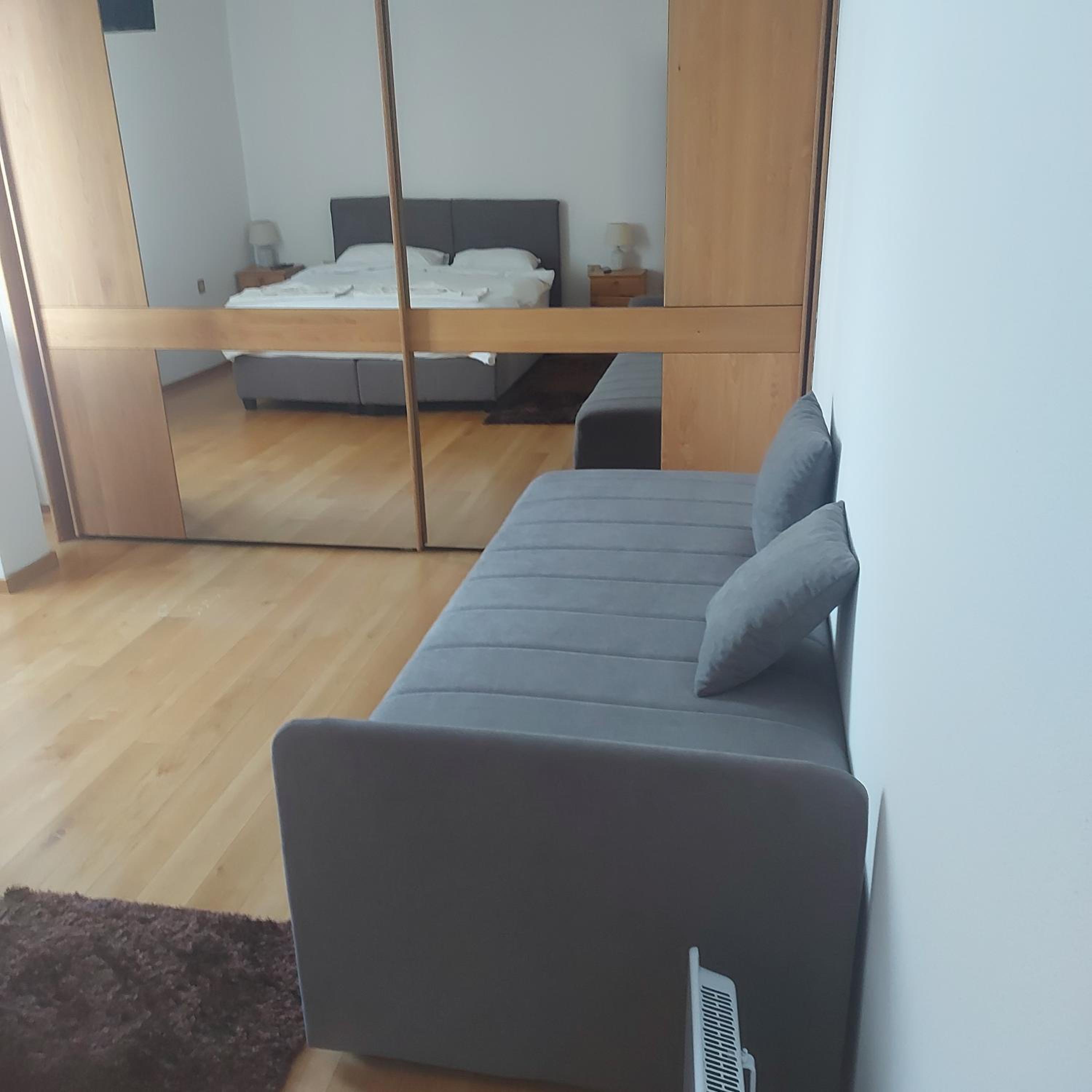 APARTMAN CENTAR BULEVAR EX sa GARAZOM