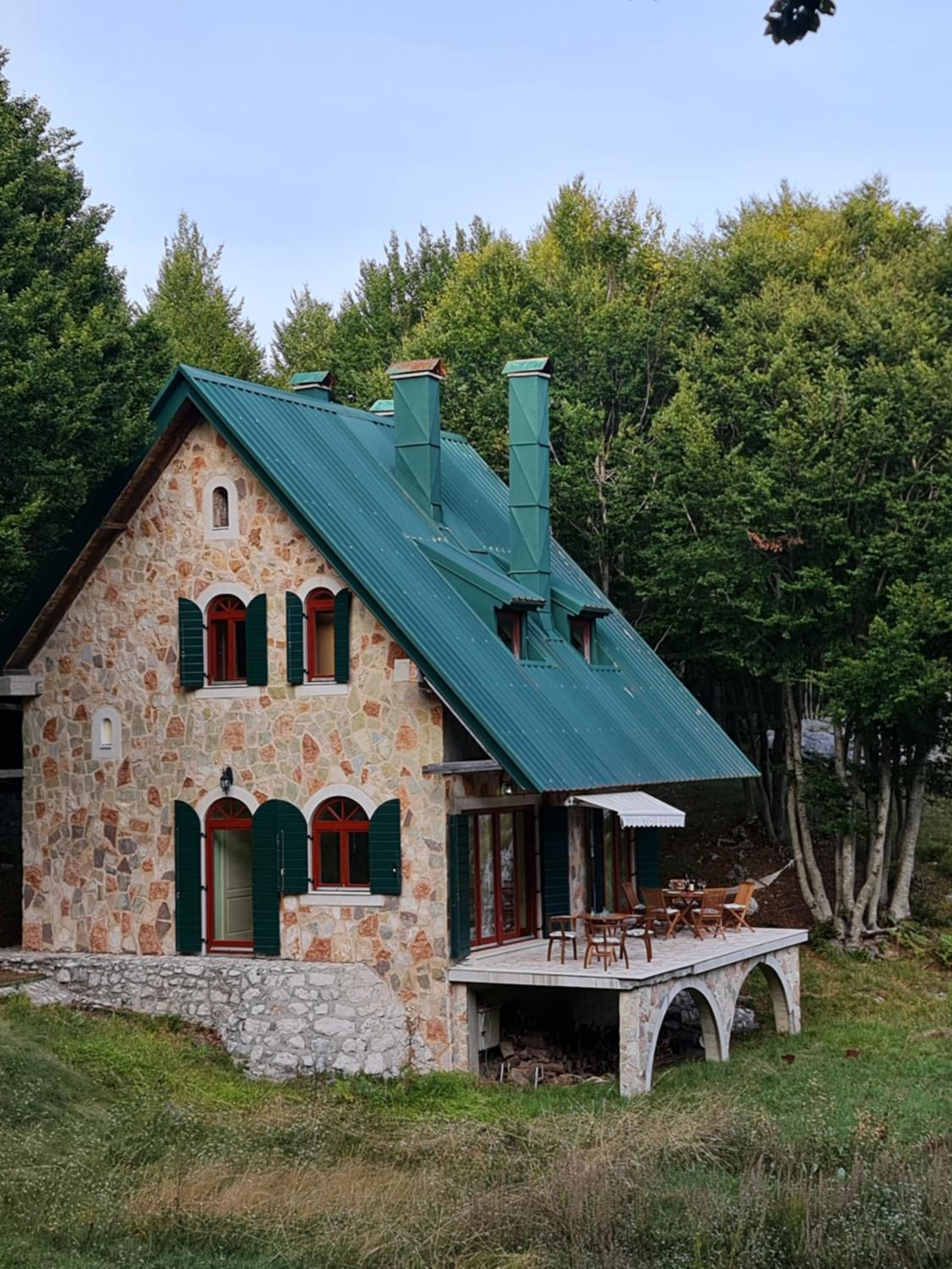 Lovćen Escape, Rustric House