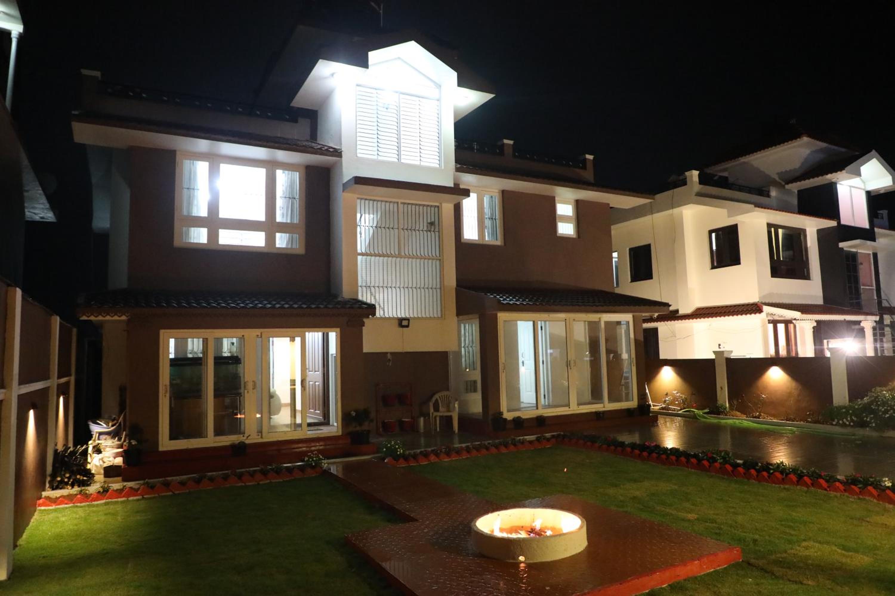 HAILSTONE HOME STAY