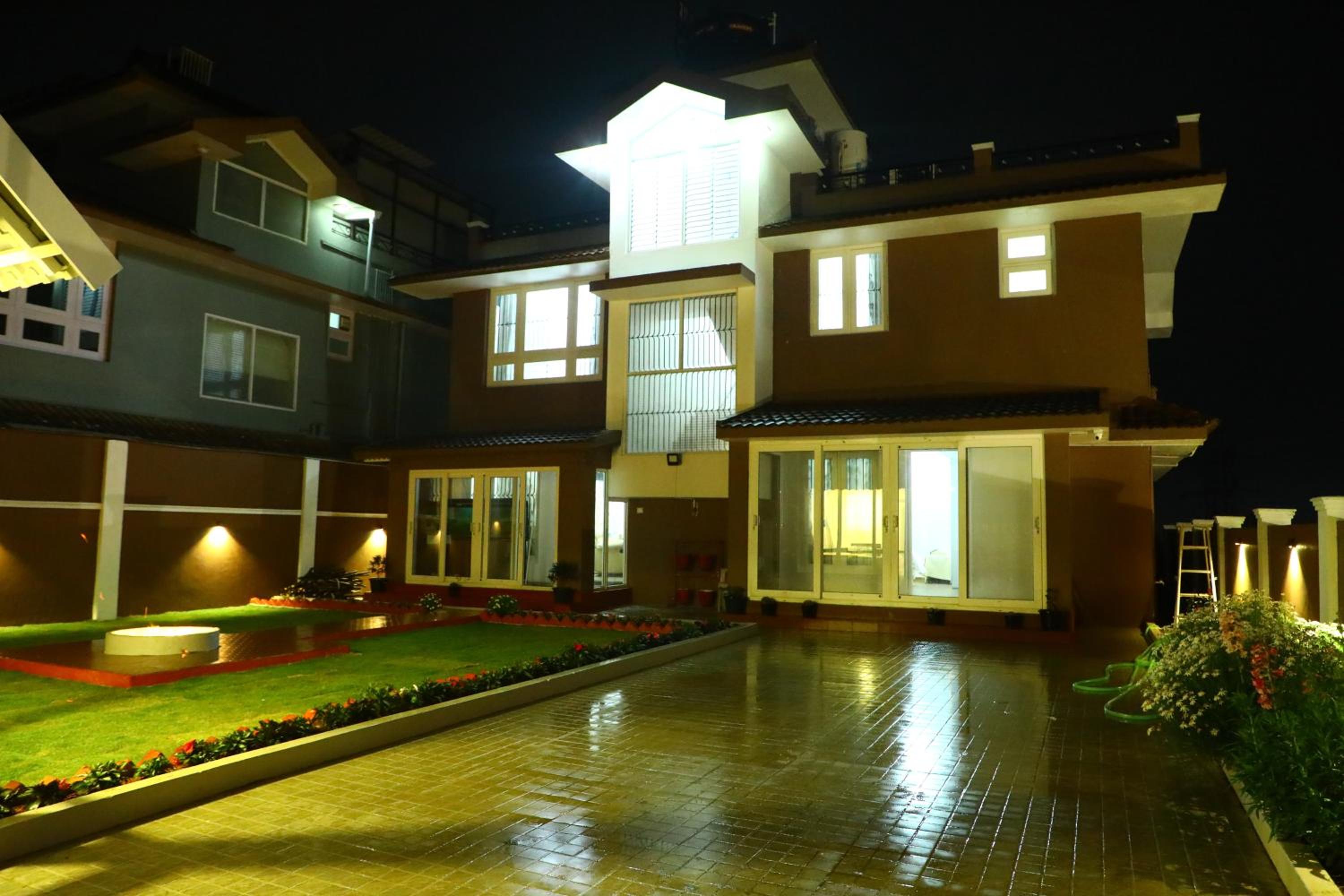 HAILSTONE HOME STAY