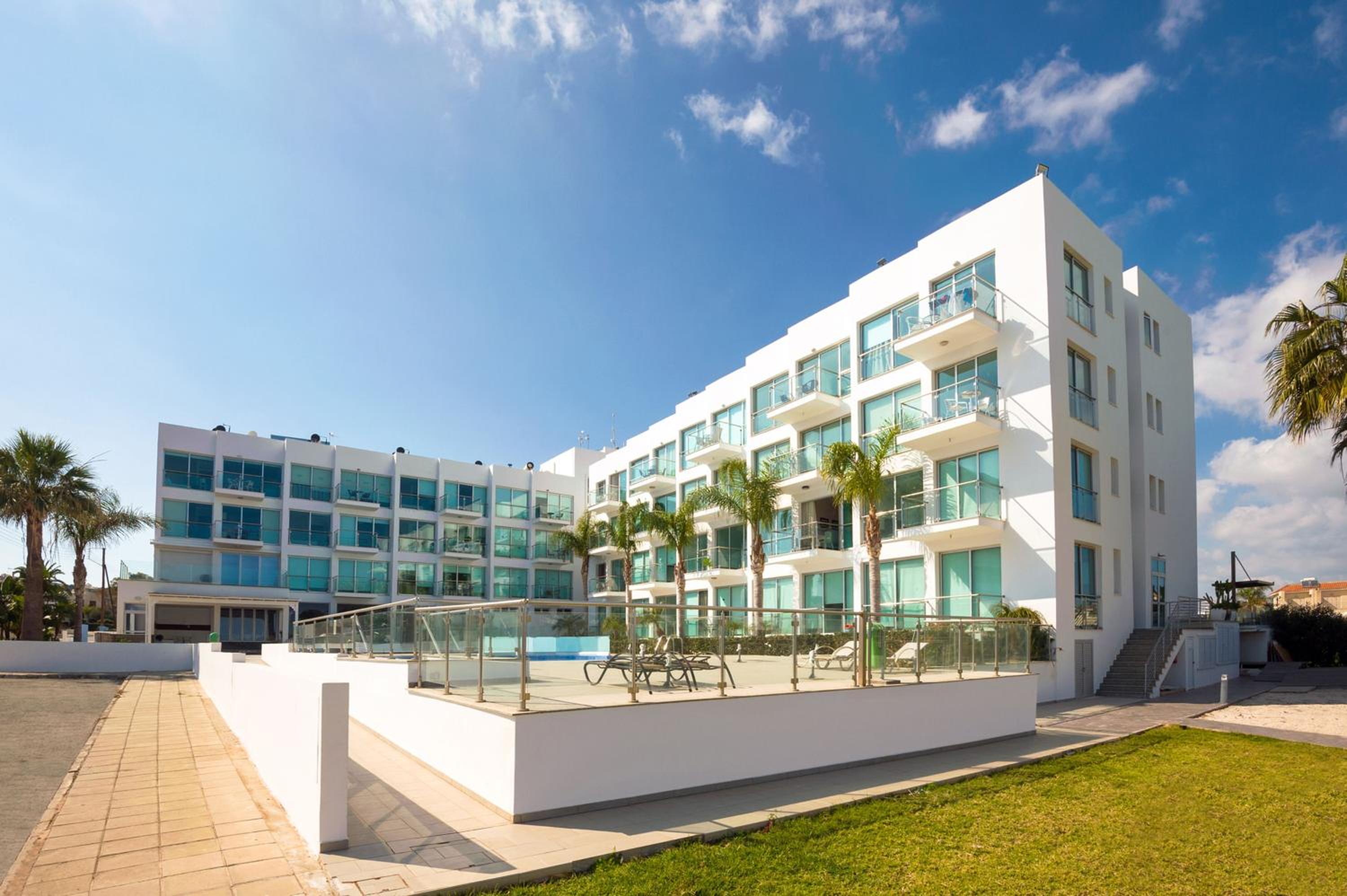 Austin - Coralli Beachfront Apartment