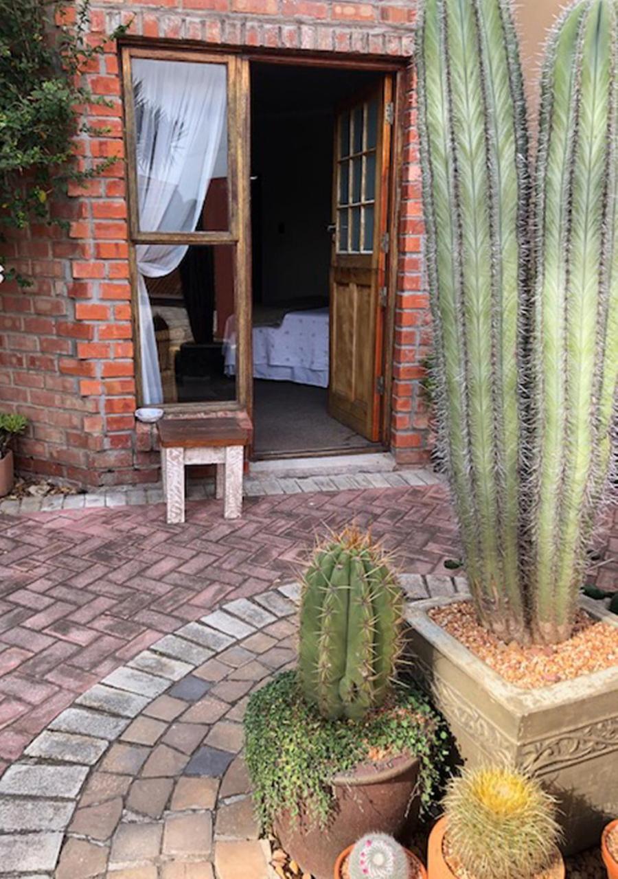A La Martha's Air-Port Guest House
