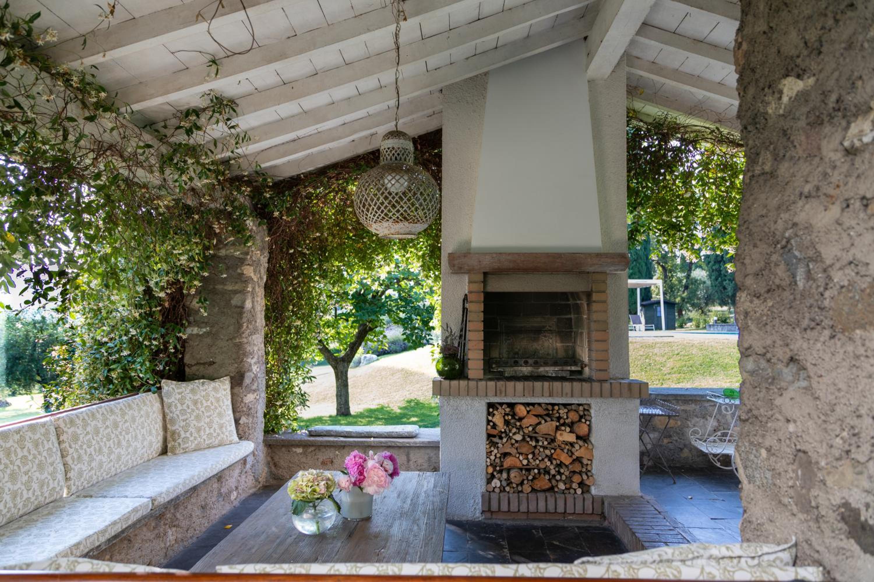 PODERI LA ROCCHETTA Countryside Estate on the Hills of Lake Garda
