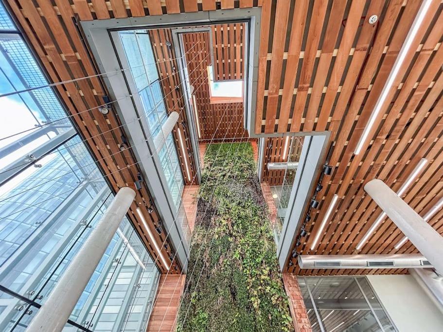 Stylish Urban Sanctuary with Parking