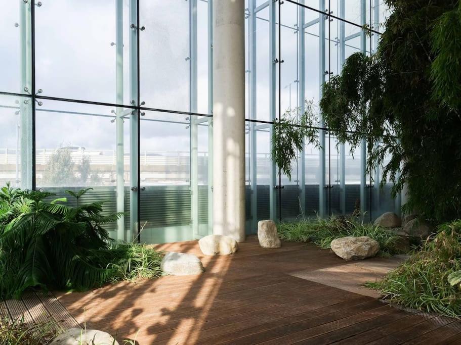 Stylish Urban Sanctuary with Parking