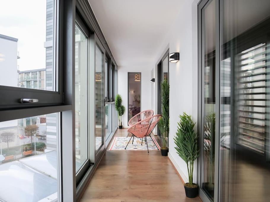 Stylish Urban Sanctuary with Parking