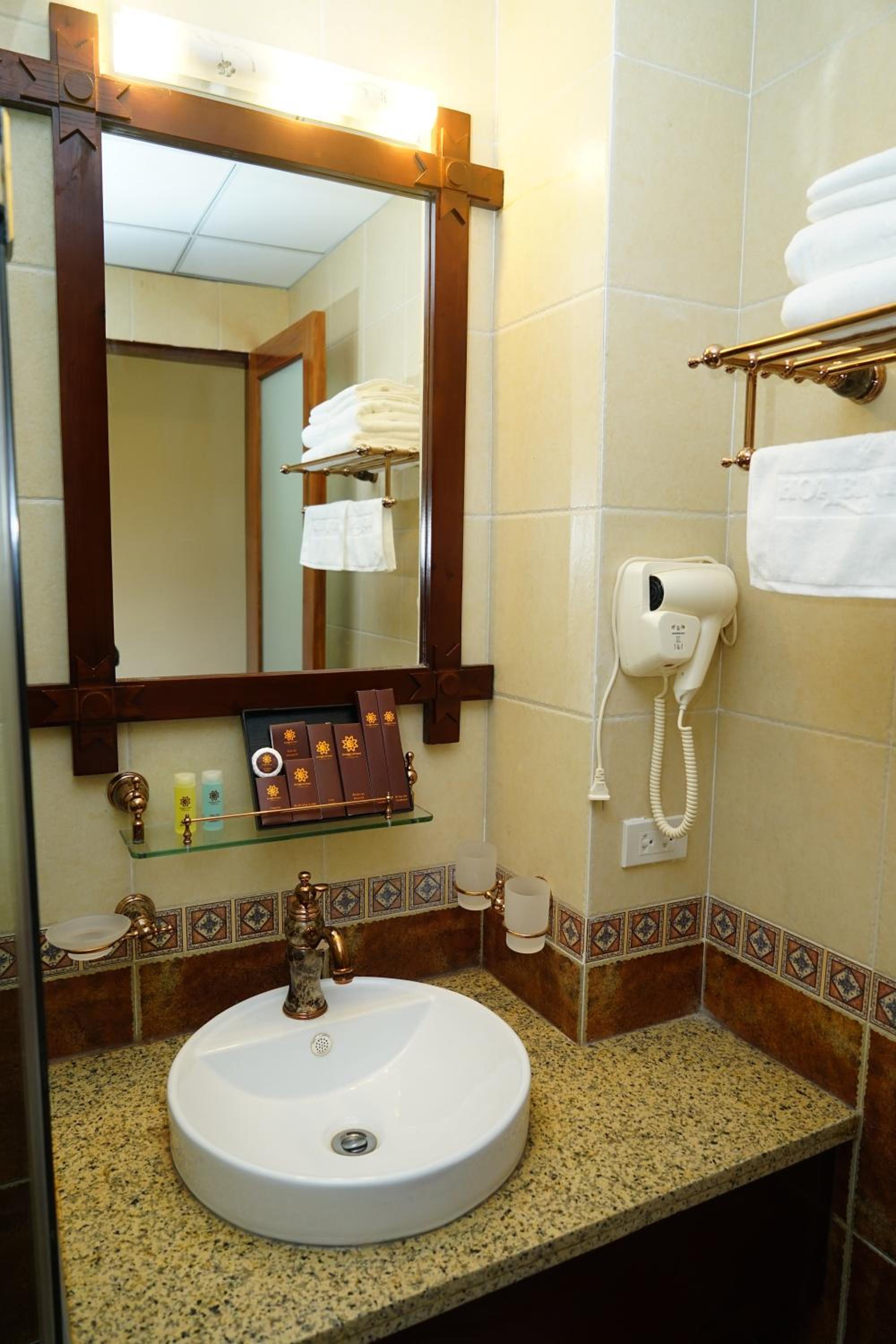 Hoa Binh Hotel