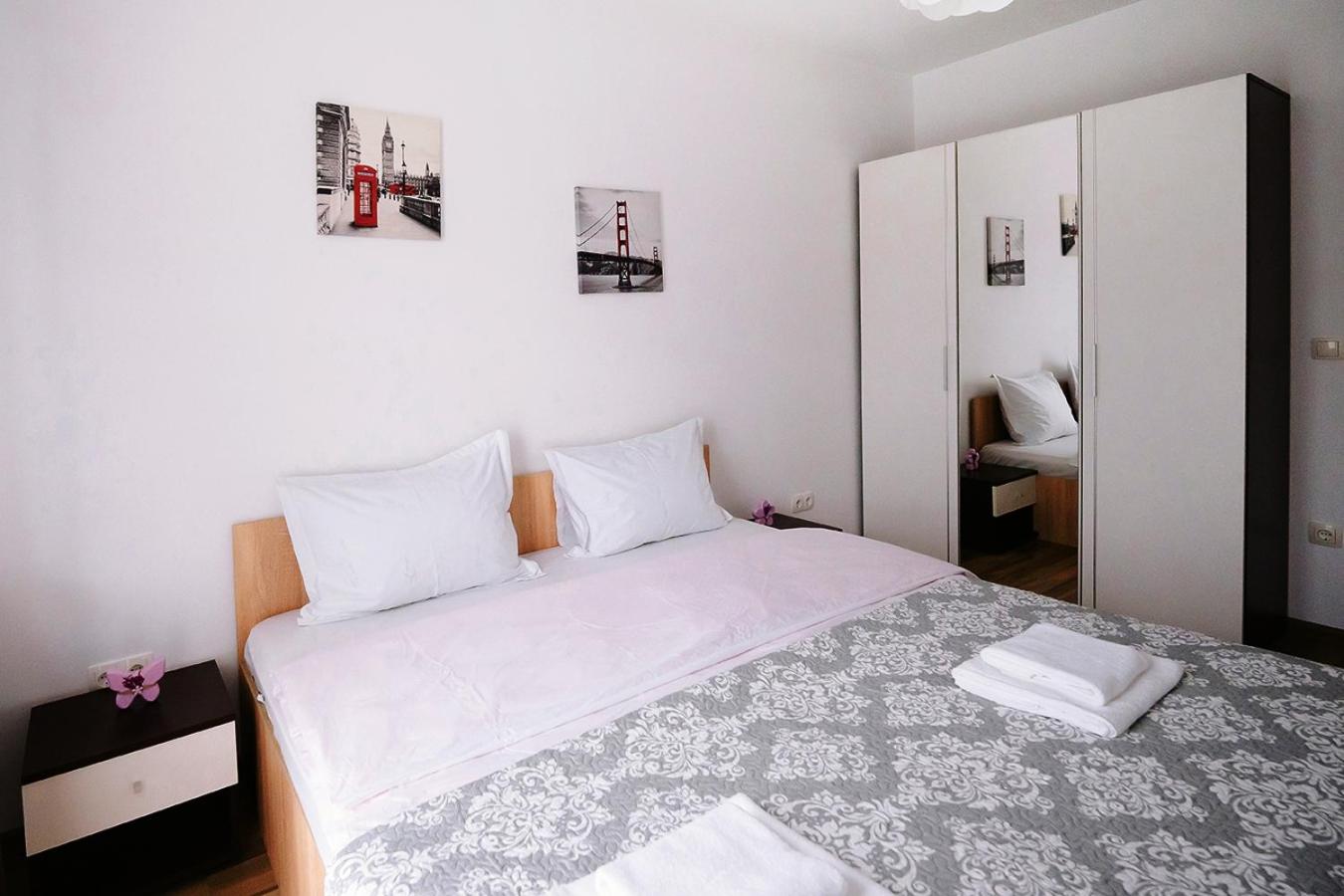 Harmony apartment -Mall Coresi view 4