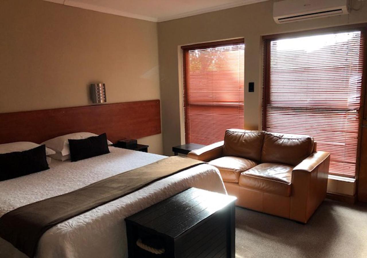 A La Martha's Air-Port Guest House