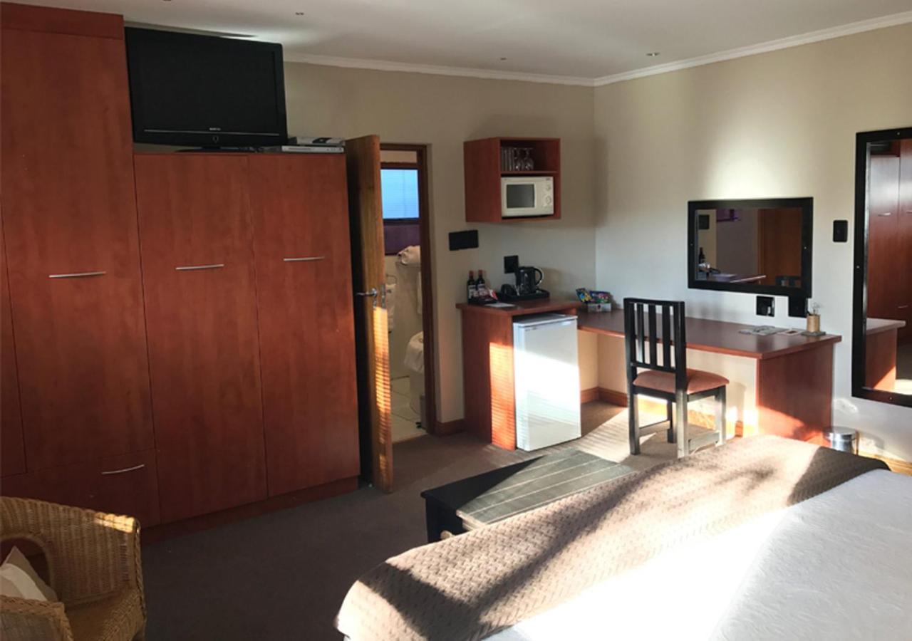 A La Martha's Air-Port Guest House