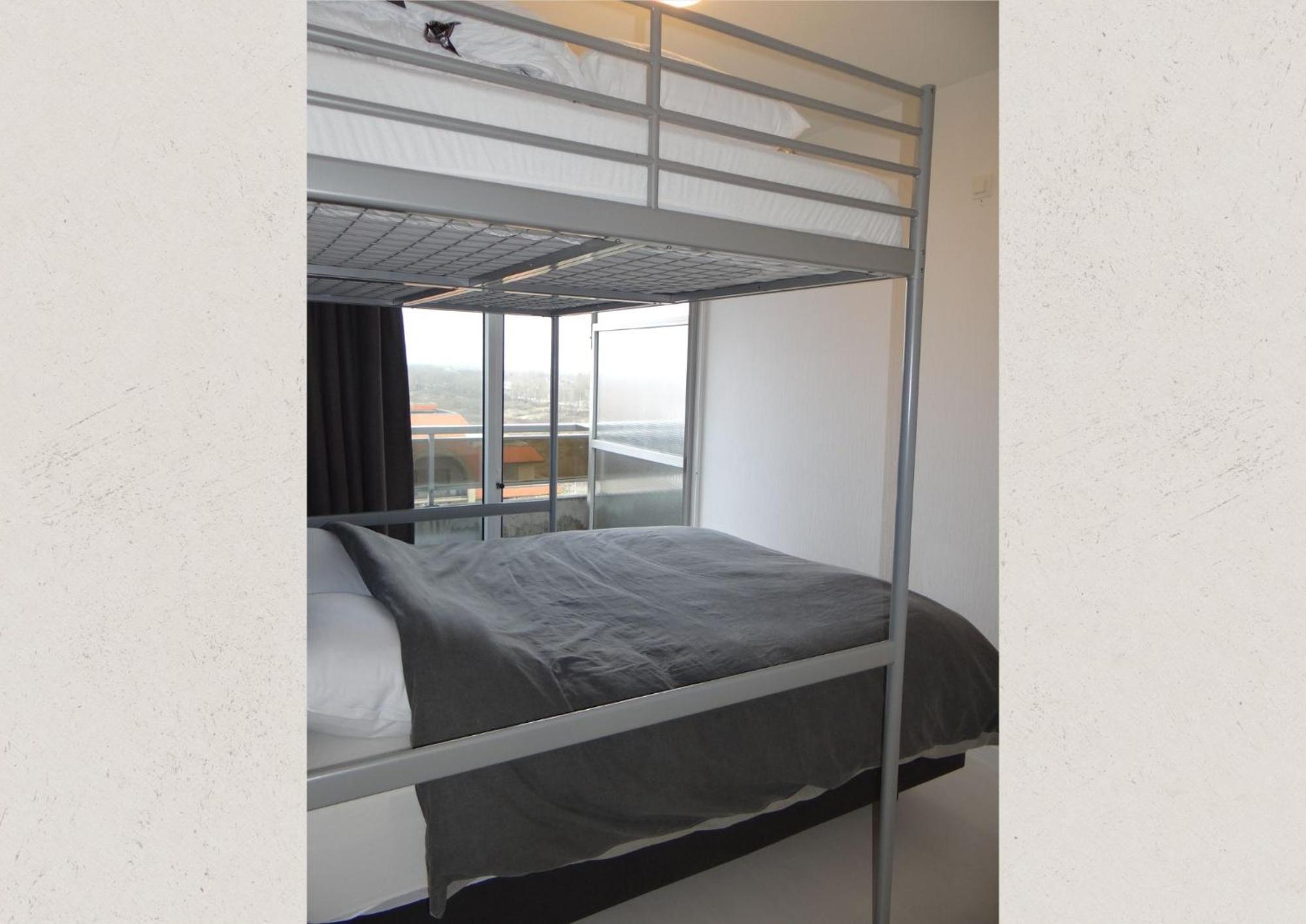 Stijlvol appartement met ruim zicht en privé garage op een toplocatie in Nieuwpoort