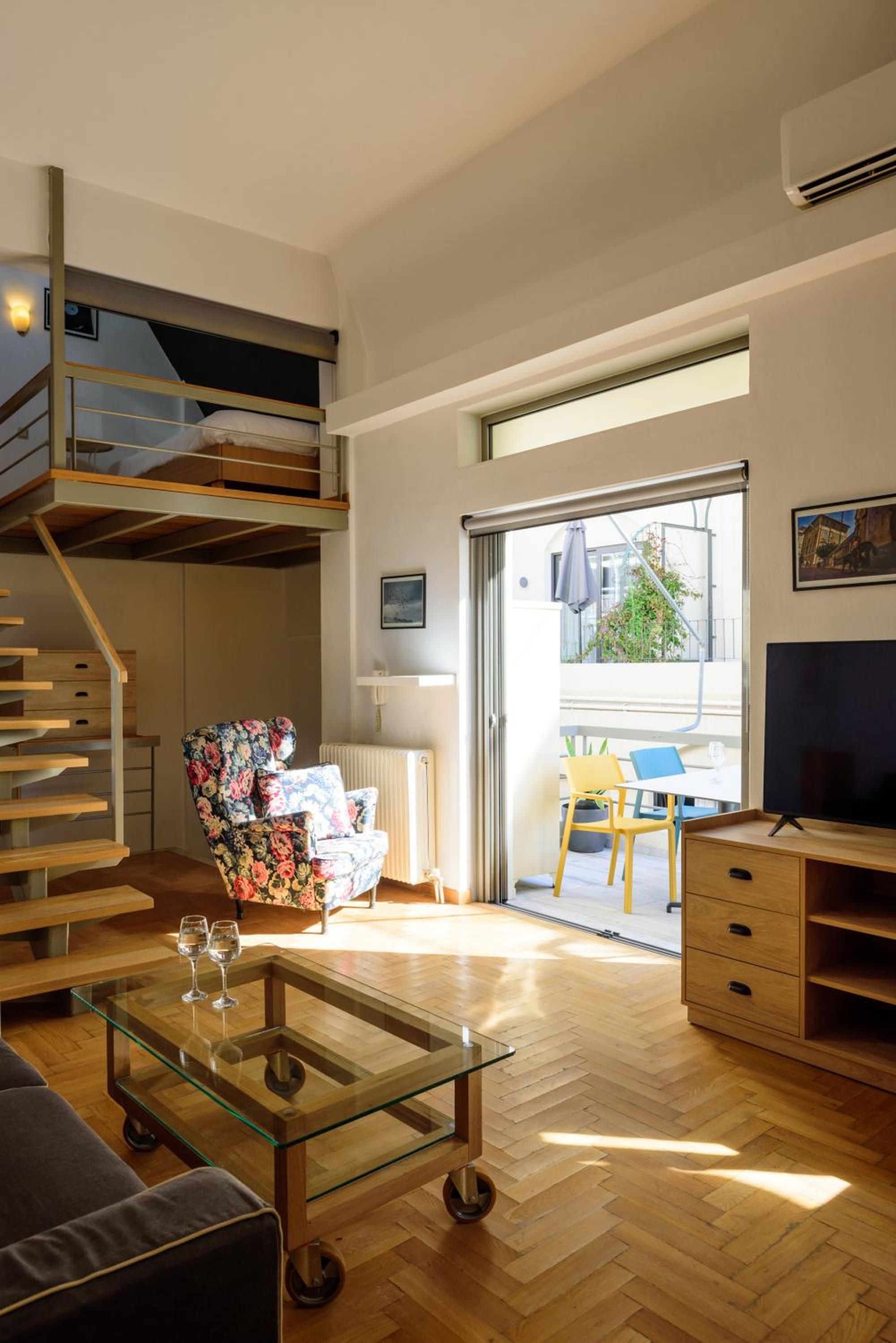 THISIO LOFT