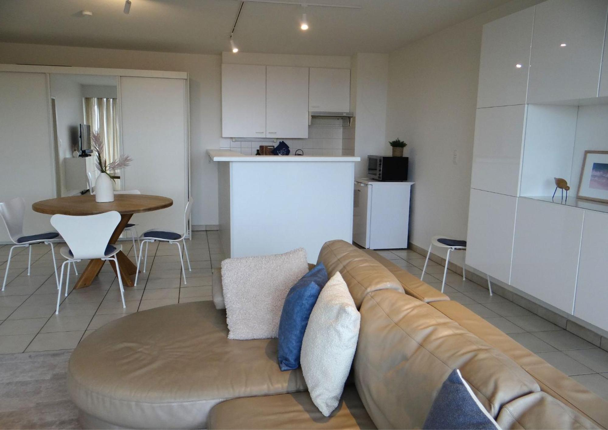 Stijlvol appartement met ruim zicht en privé garage op een toplocatie in Nieuwpoort