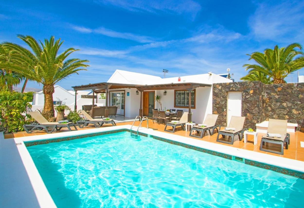Hotel Exceptional 3 bedroom Villa Adsey -short walk to town - by Lanzarote Leisure Villas - Image 1