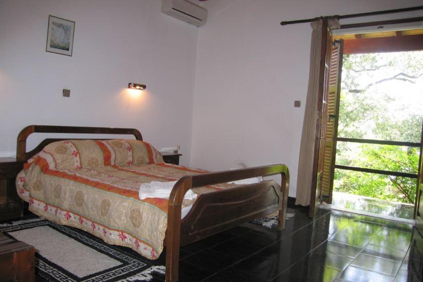 Nikatsas Cottage No 2 view 4