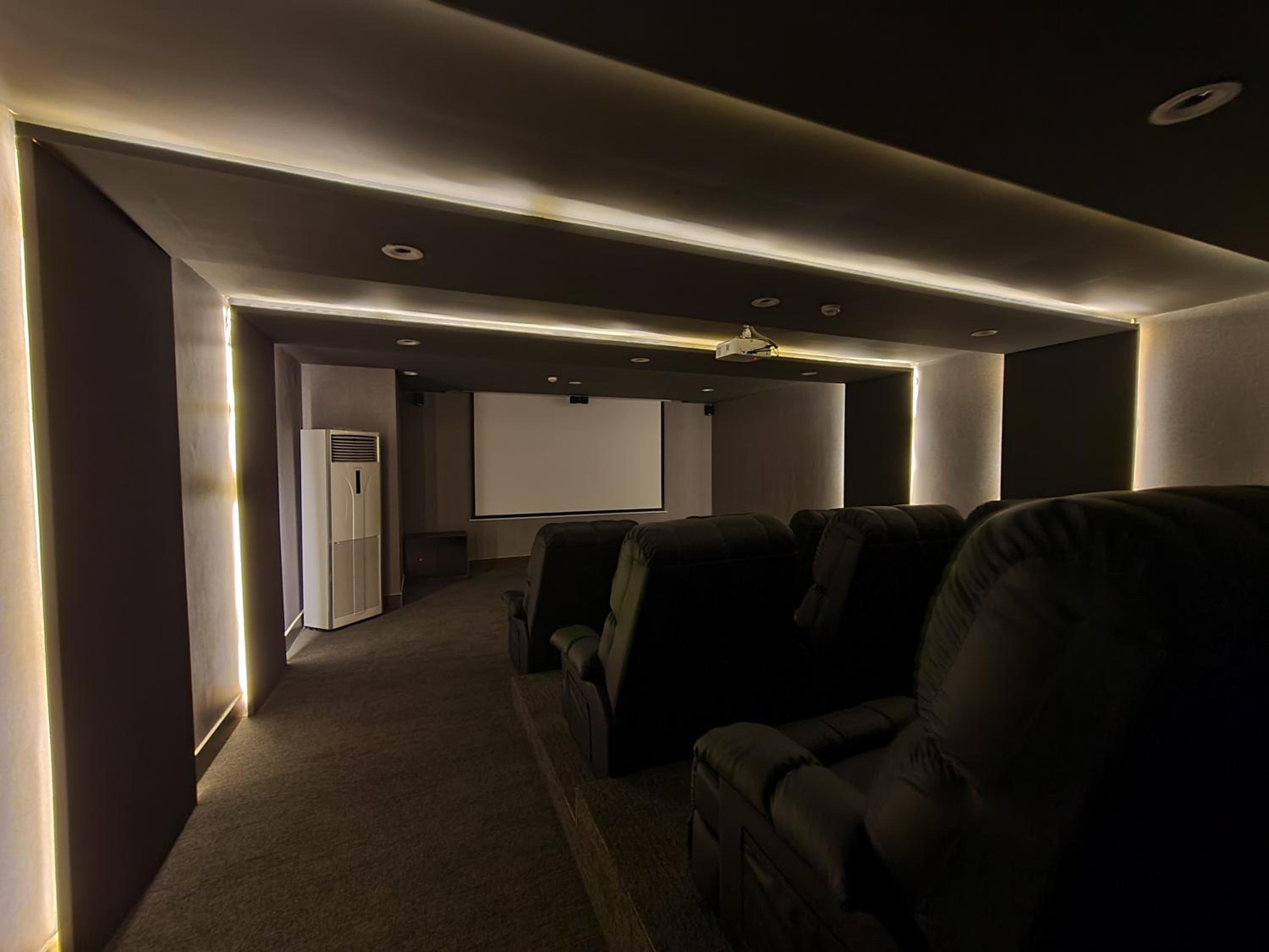 2 Bed Luxury Apartment, Pool, Gym, Cinema view 5