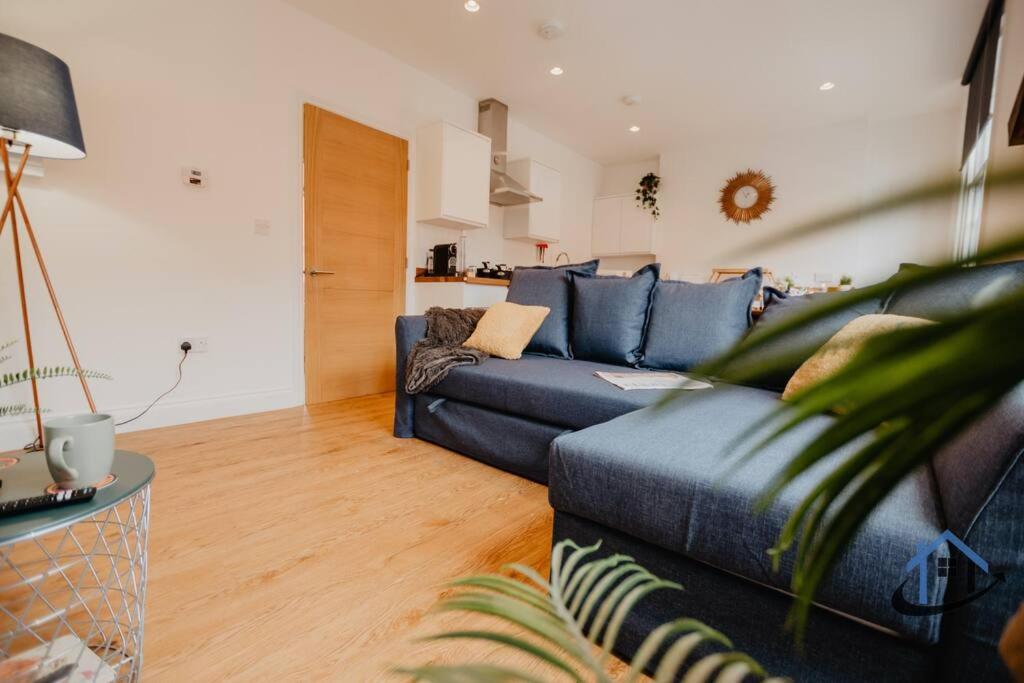 Contemporary flat, Derngate, sleeps 4, very central