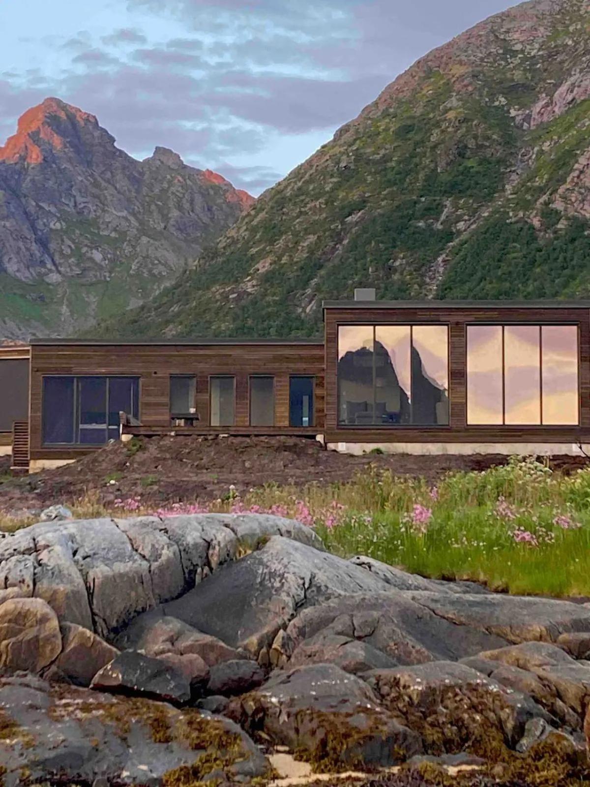 Hotel New Luxury Cabin Near Henningsvaer Lofoten