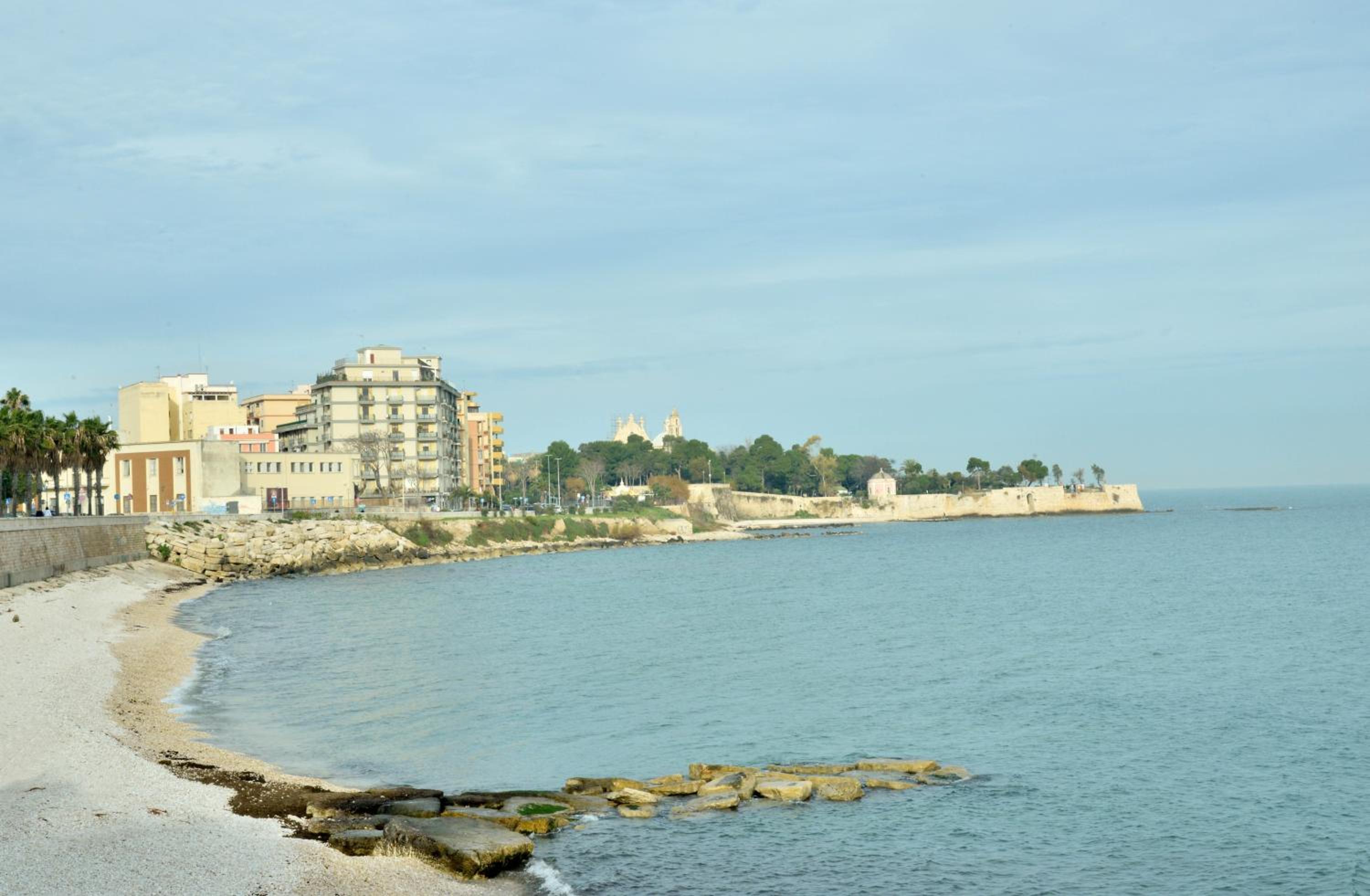 GuestHost - Frisio Reef Apartment- Sea View view 5