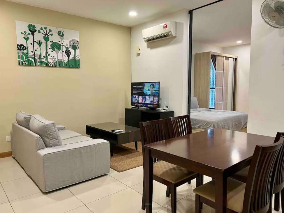 KL Gateway Residency