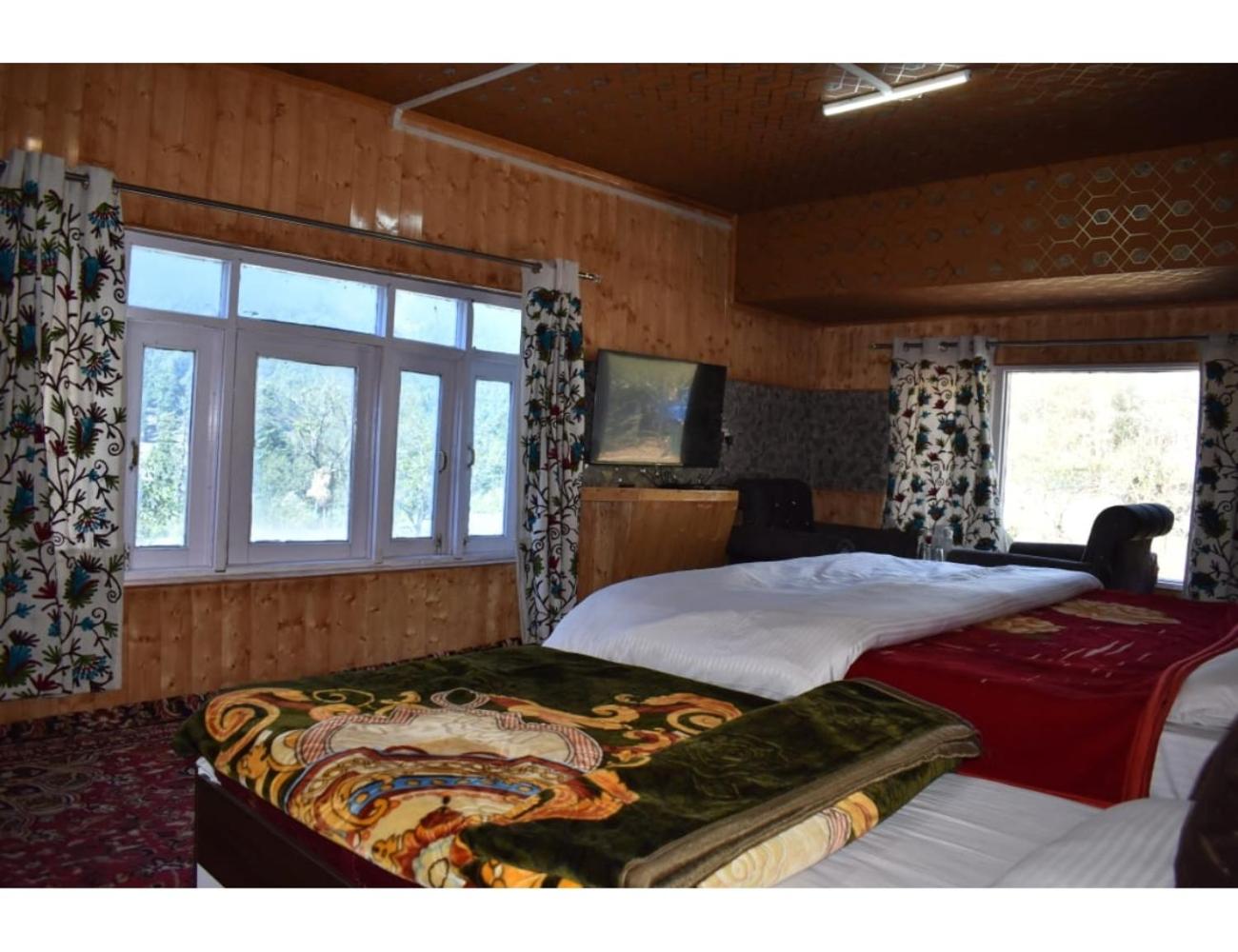 Pine View Resort, Pahalgam