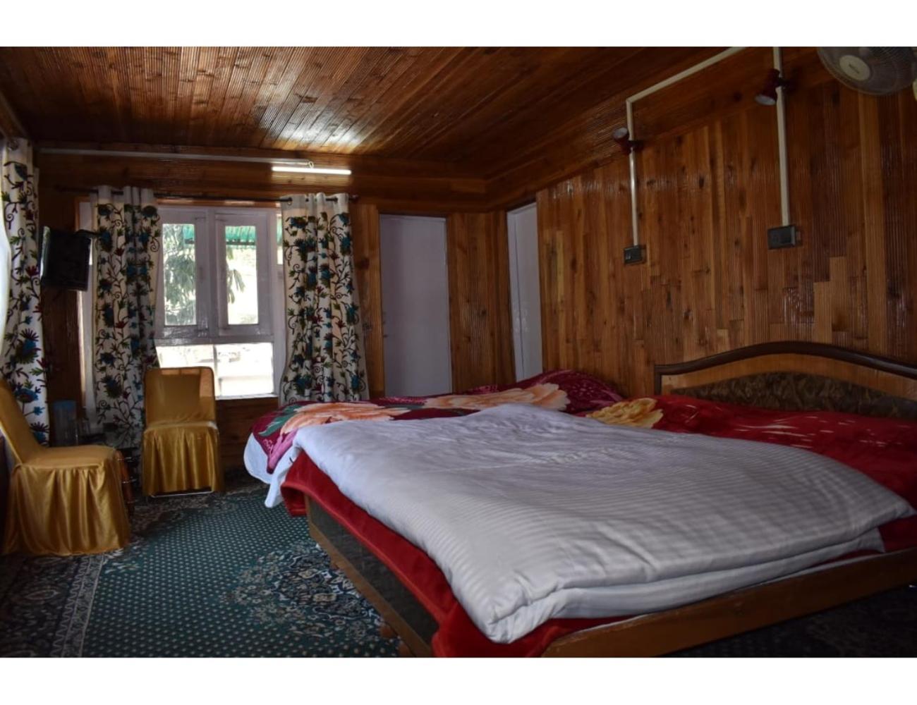 Pine View Resort, Pahalgam