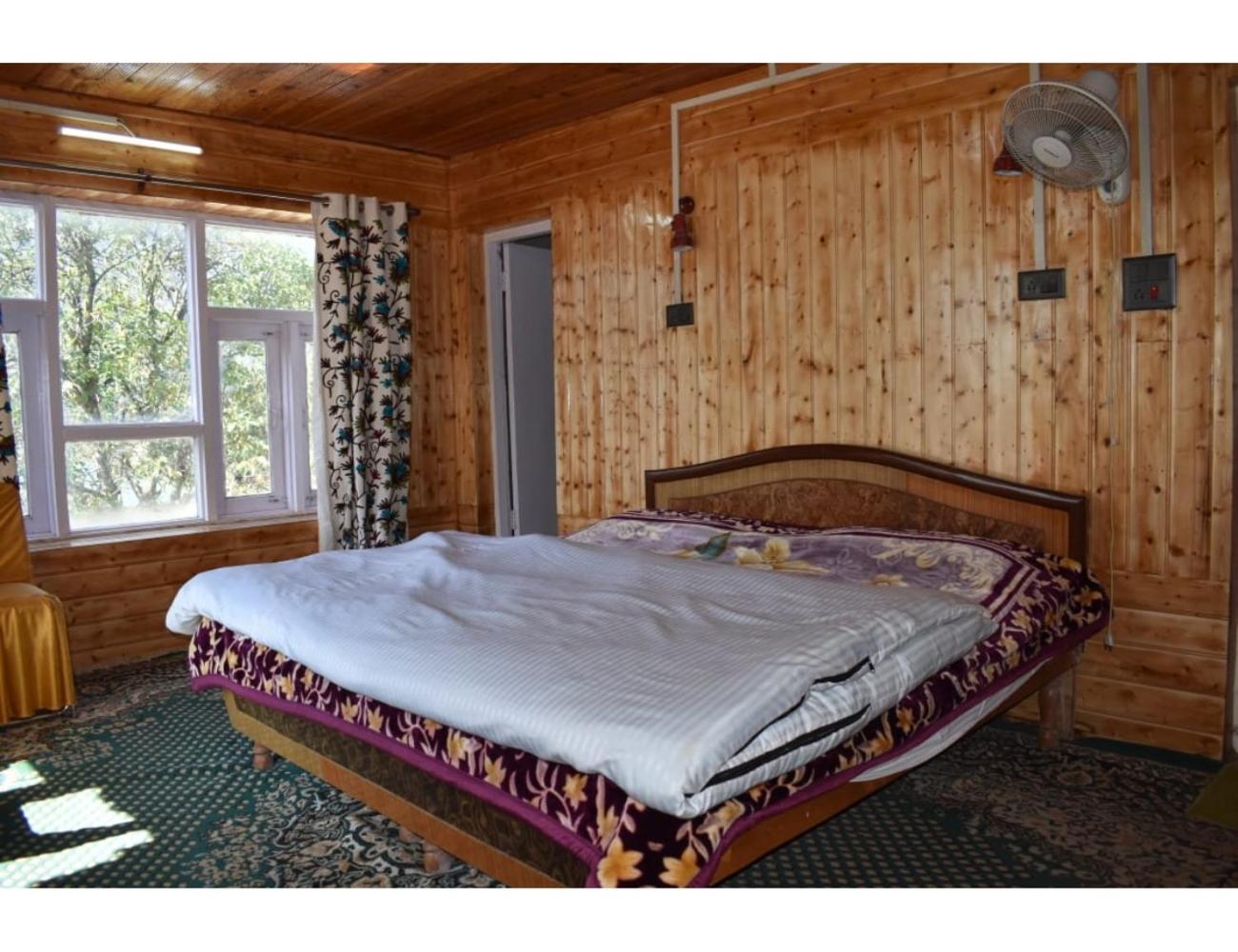Pine View Resort, Pahalgam