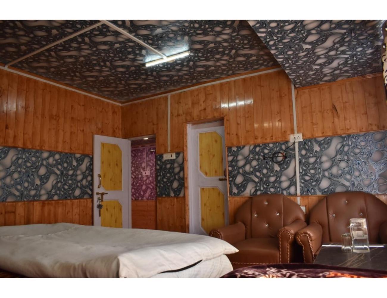 Pine View Resort, Pahalgam
