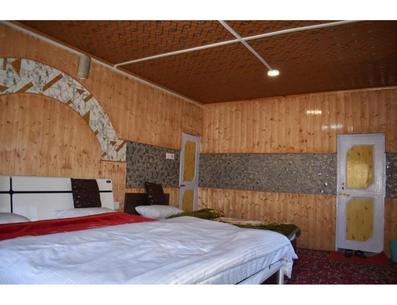 Pine View Resort, Pahalgam