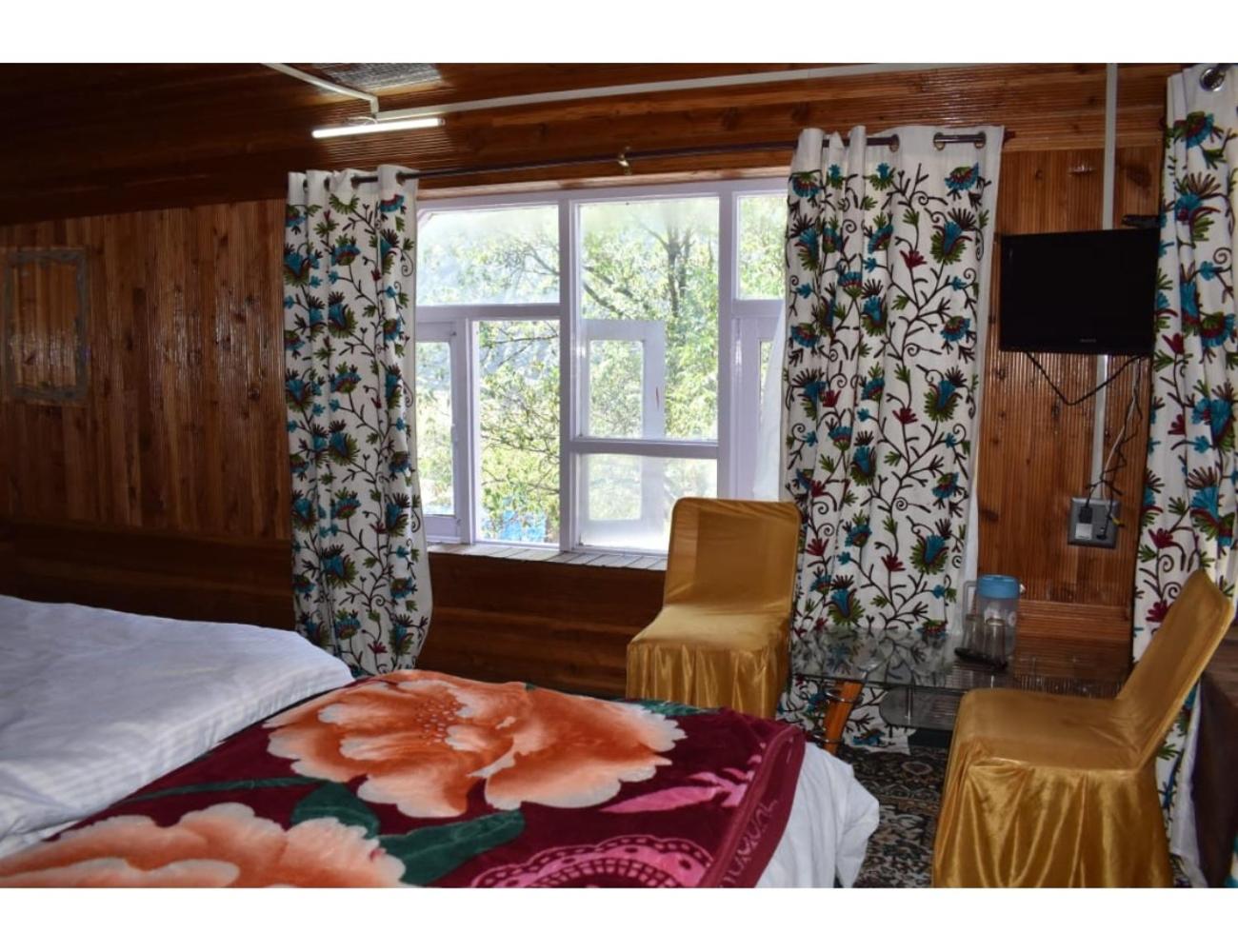 Pine View Resort, Pahalgam