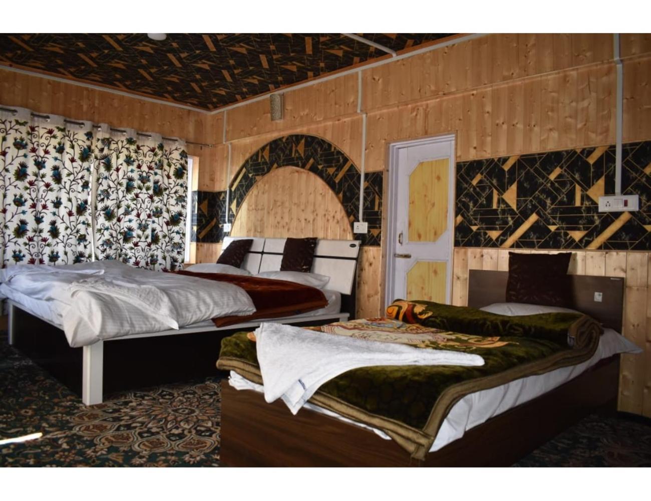 Pine View Resort, Pahalgam