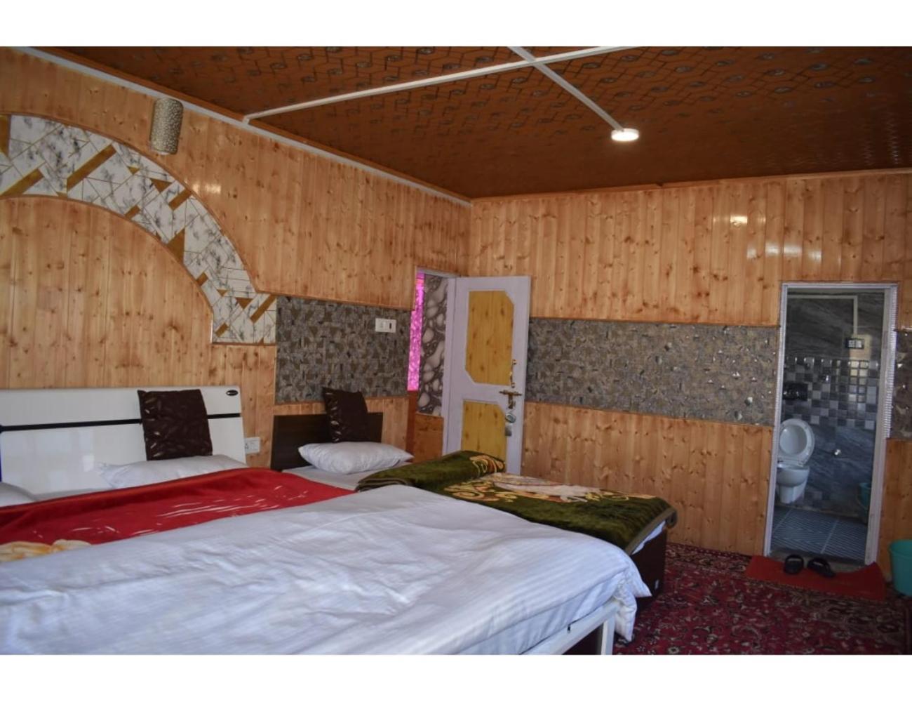 Pine View Resort, Pahalgam