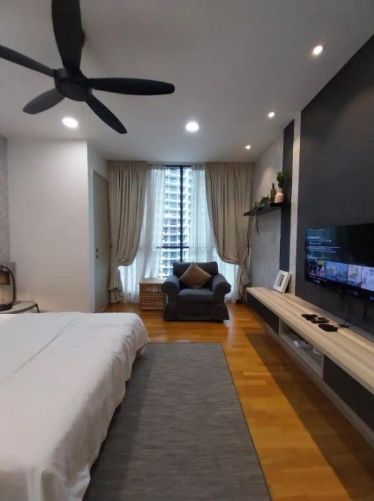 KL Gateway Residency