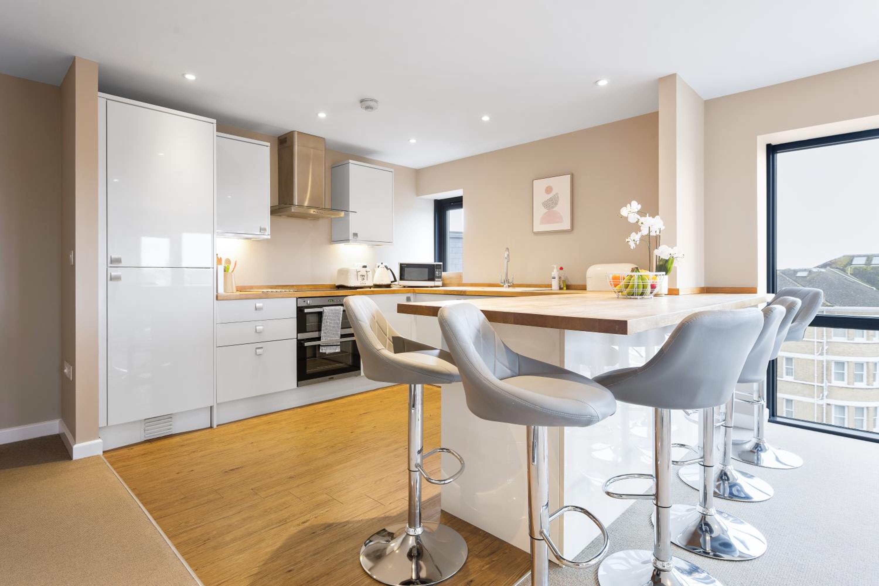 Westcliff Penthouse with Sea Views and Balcony view 3