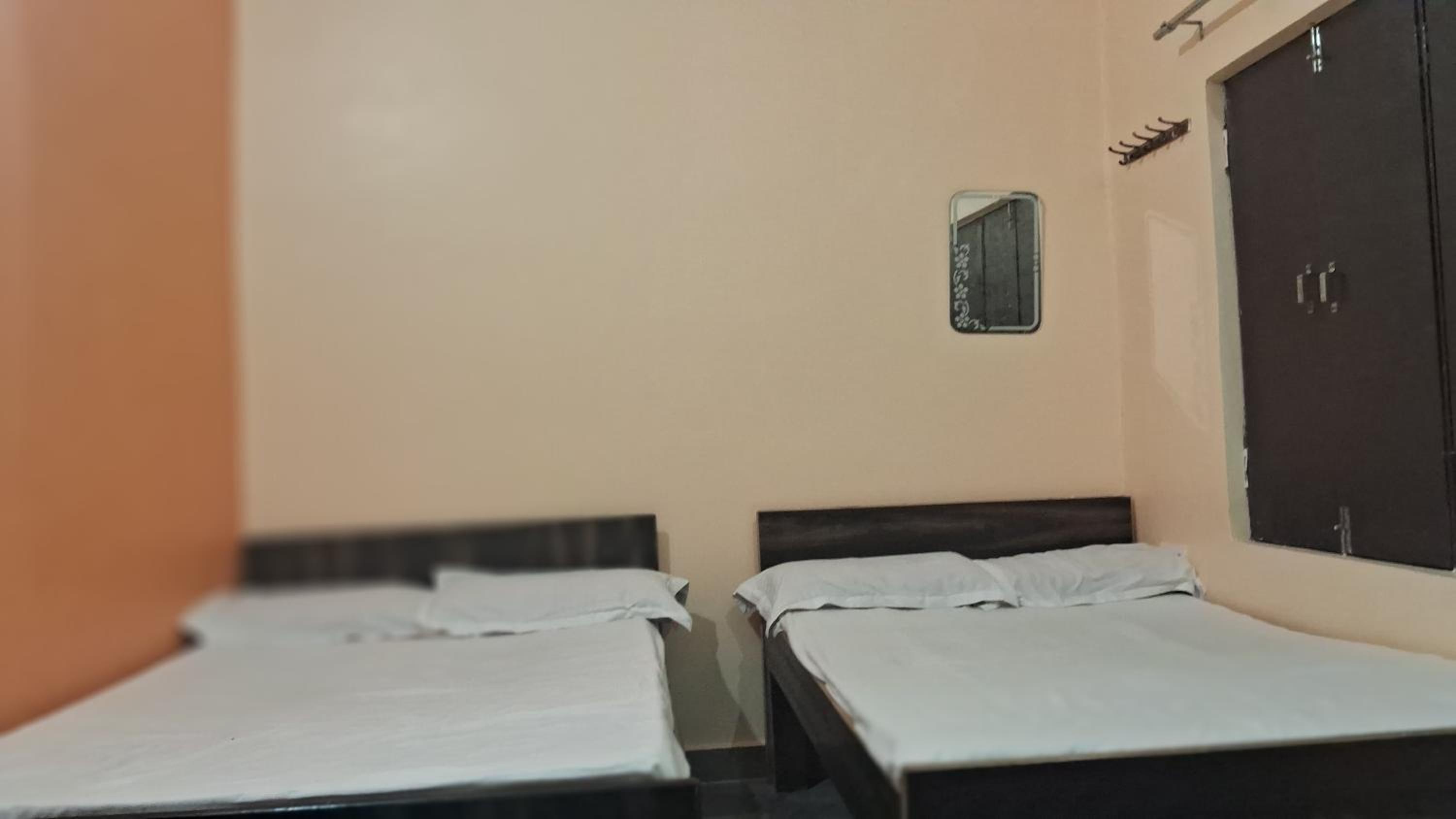 Lakshman Guest House