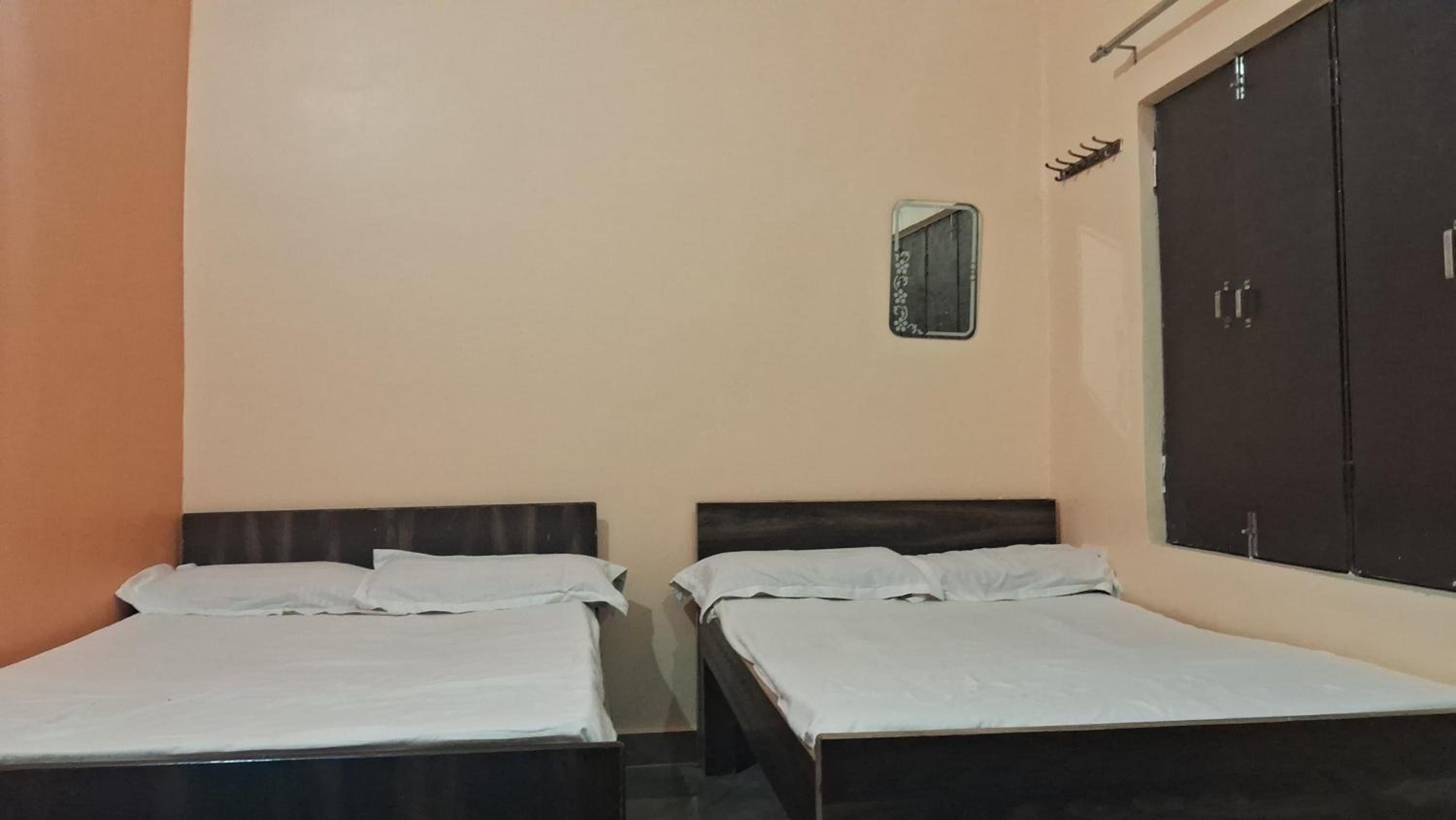 Lakshman Guest House
