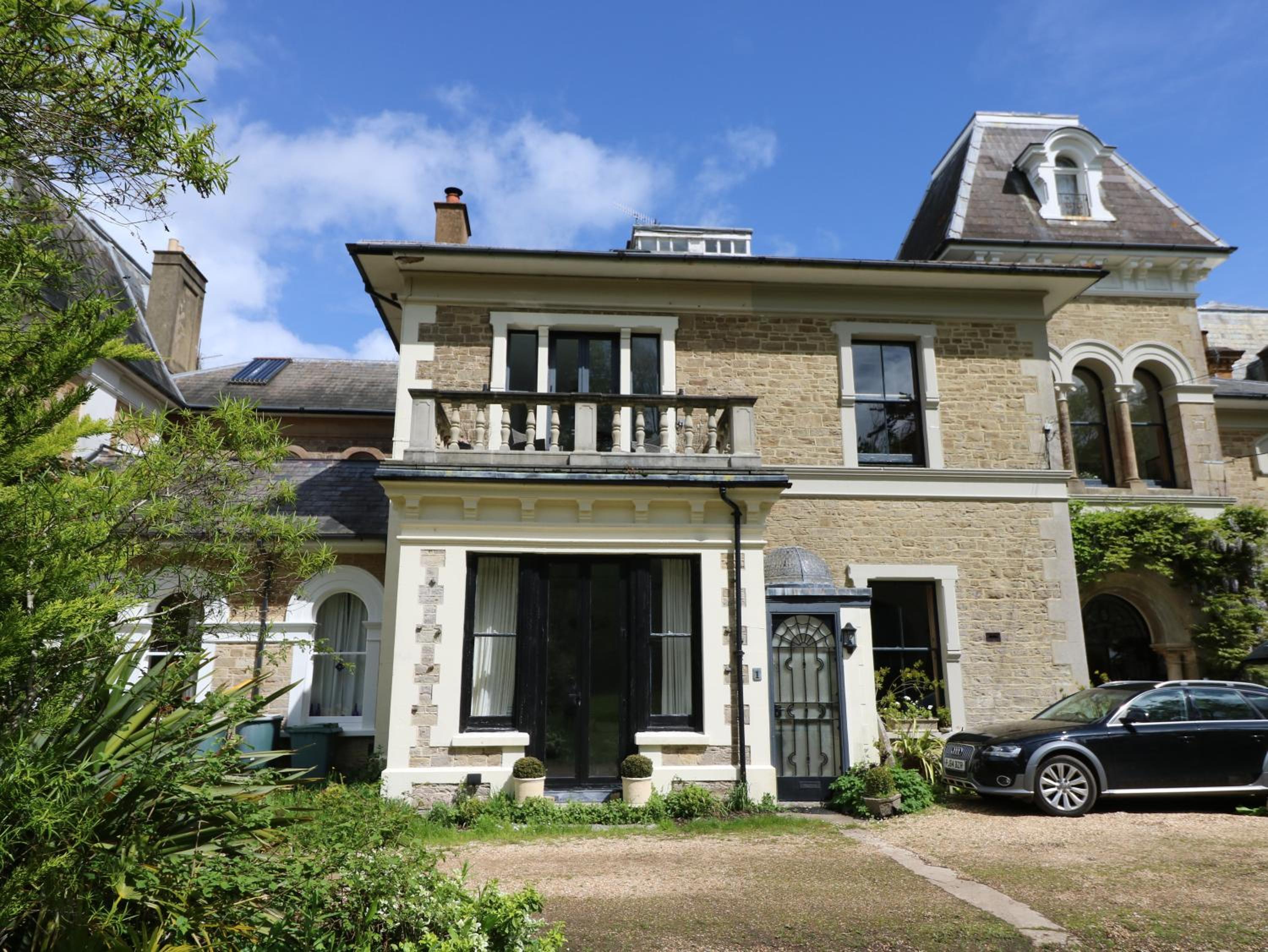 Grand Victorian family home - nestled between woodland and beach