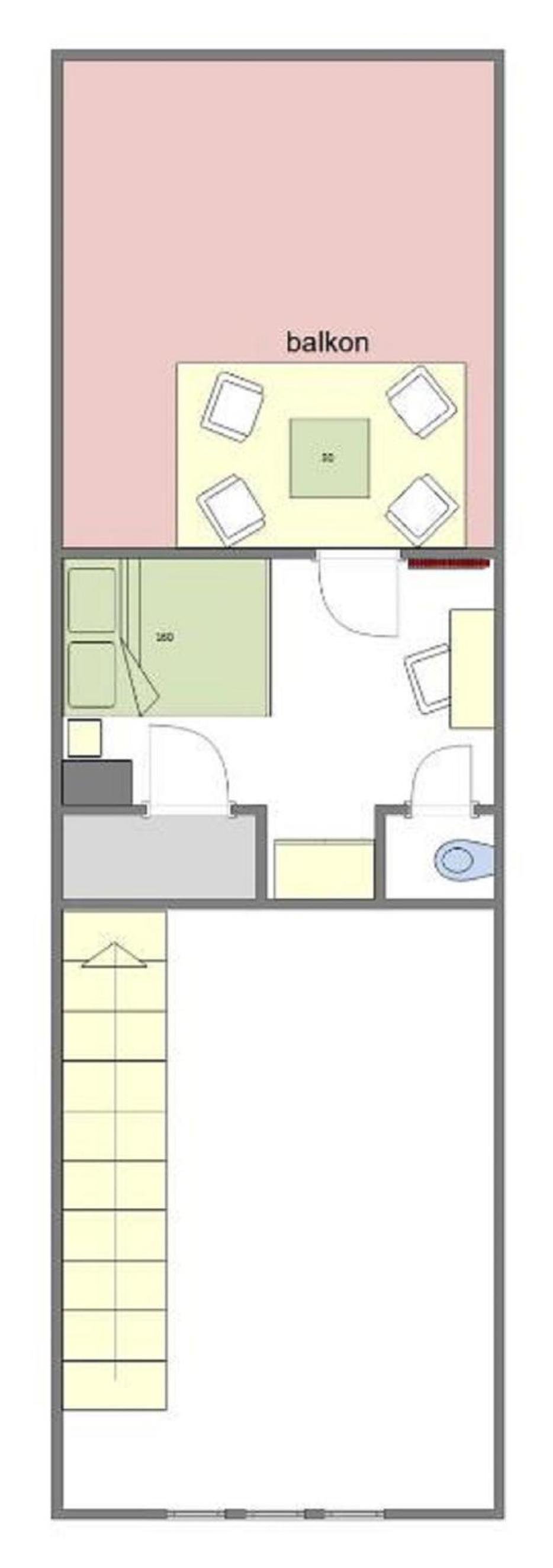 Quite Loft with Balcony and 3 Air Conditioners