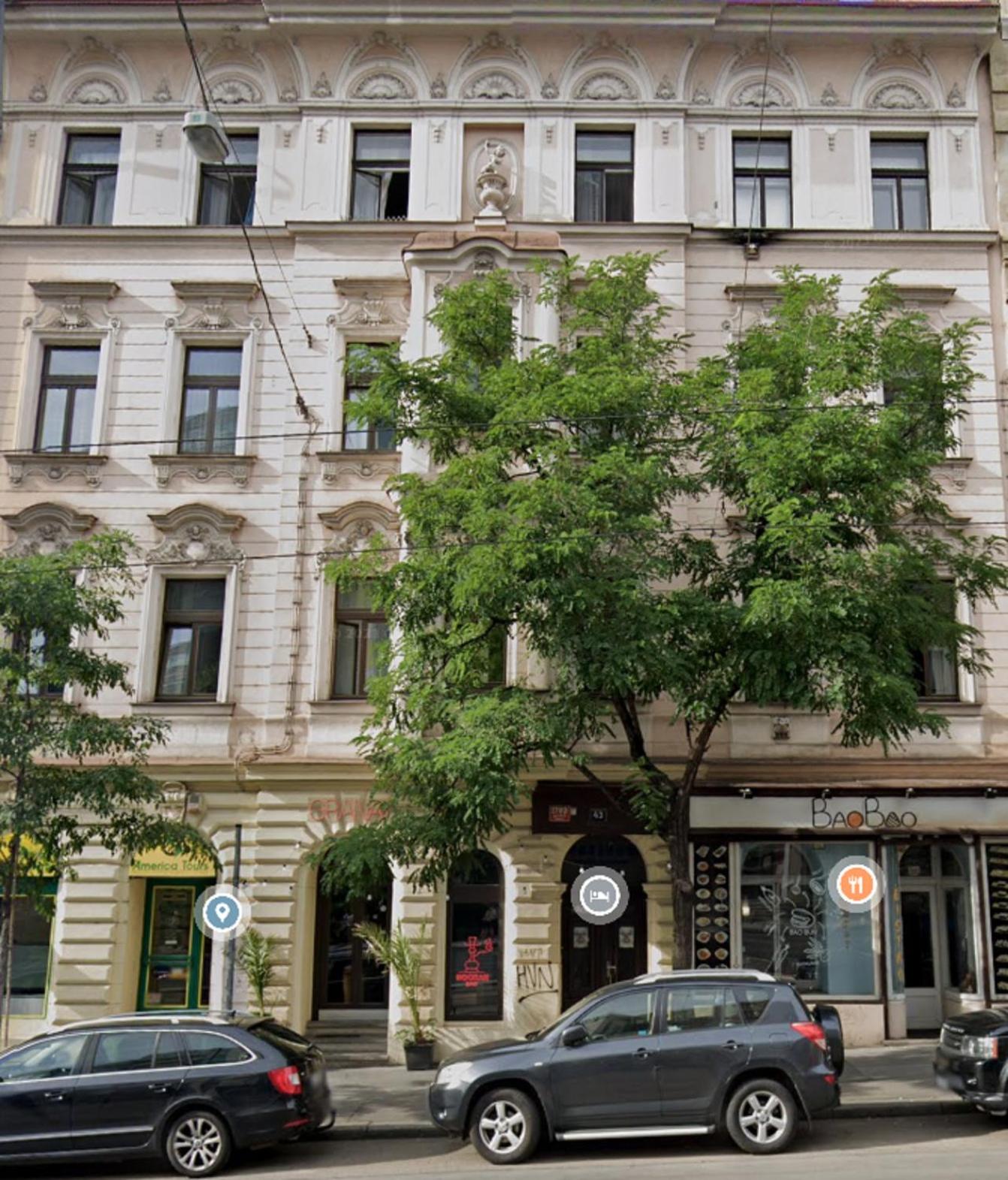 Quite Loft with Balcony and 3 Air Conditioners